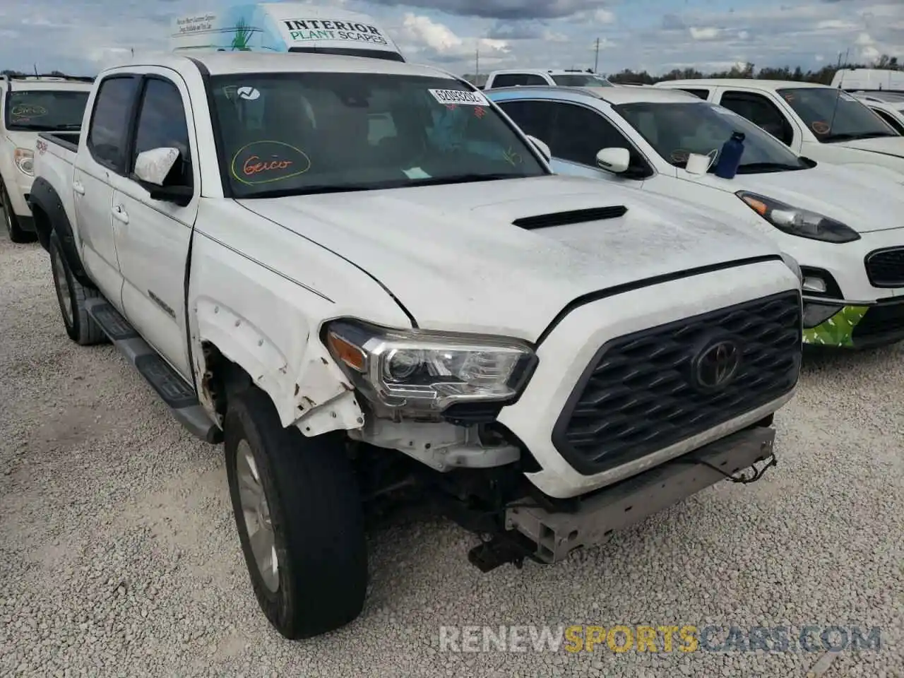 1 Photograph of a damaged car 3TMCZ5AN6LM346081 TOYOTA TACOMA 2020