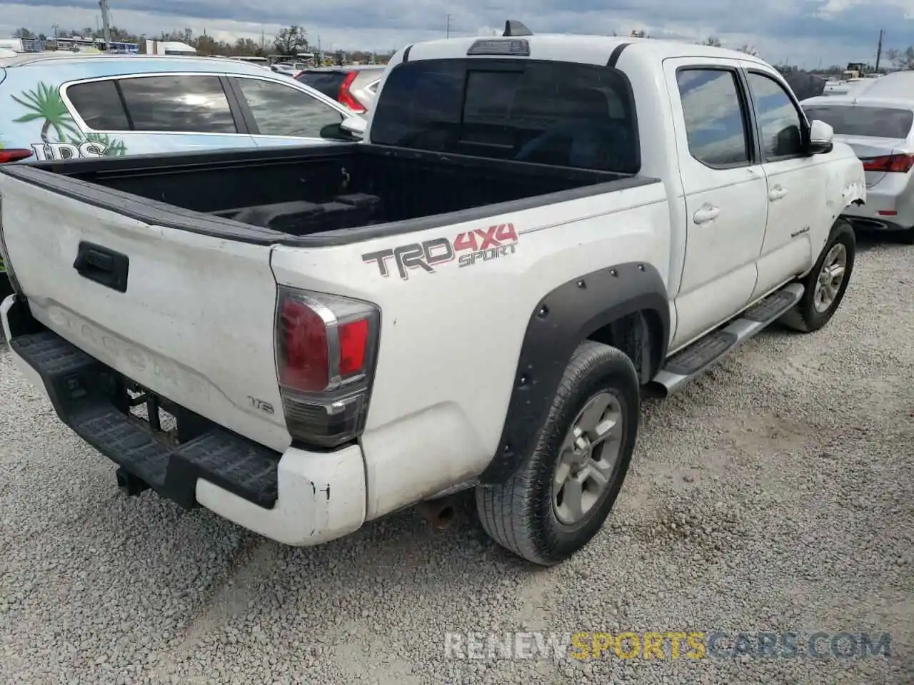 4 Photograph of a damaged car 3TMCZ5AN6LM346081 TOYOTA TACOMA 2020