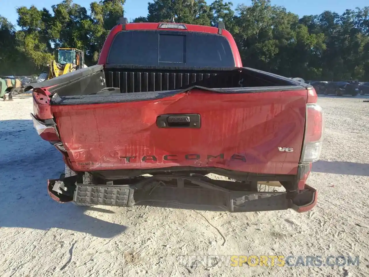 9 Photograph of a damaged car 3TMCZ5AN6LM346954 TOYOTA TACOMA 2020