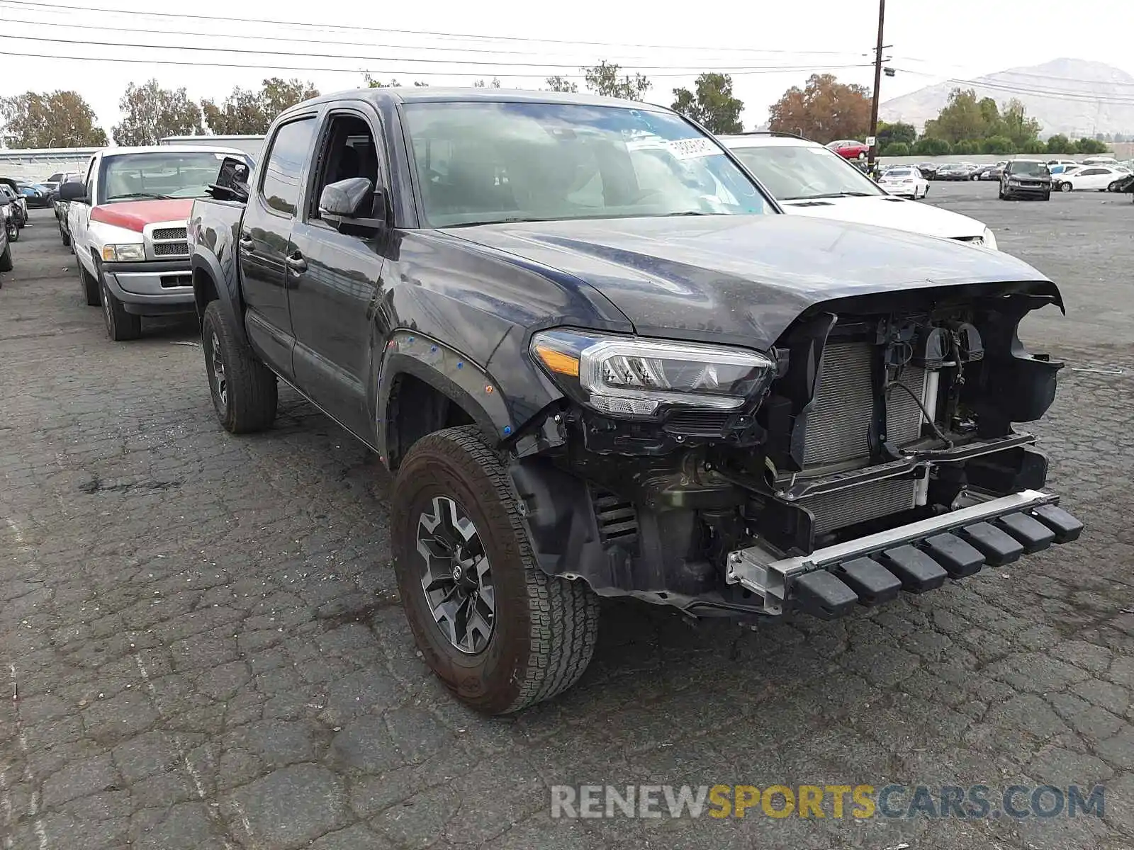 1 Photograph of a damaged car 3TMCZ5AN6LM347411 TOYOTA TACOMA 2020