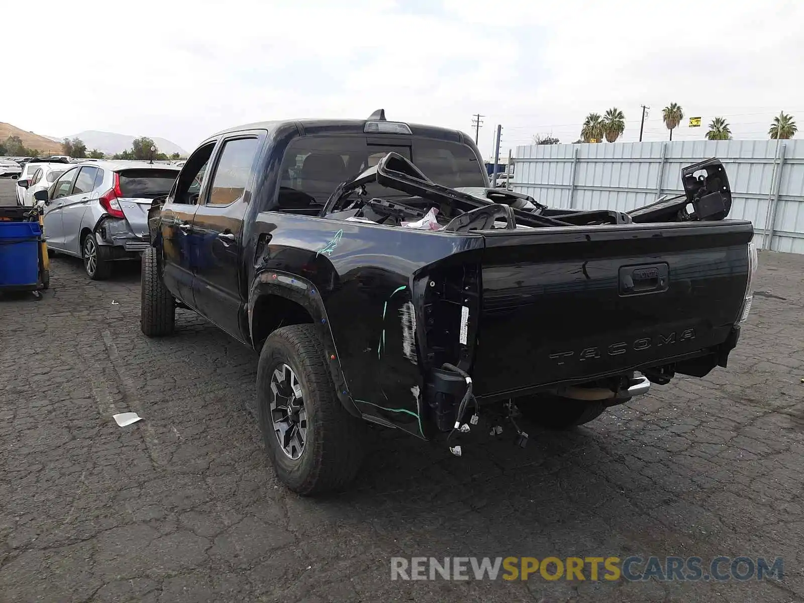 3 Photograph of a damaged car 3TMCZ5AN6LM347411 TOYOTA TACOMA 2020