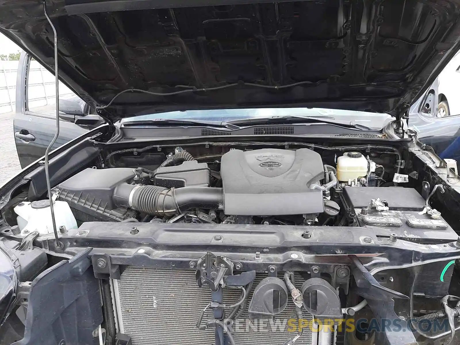 7 Photograph of a damaged car 3TMCZ5AN6LM347411 TOYOTA TACOMA 2020