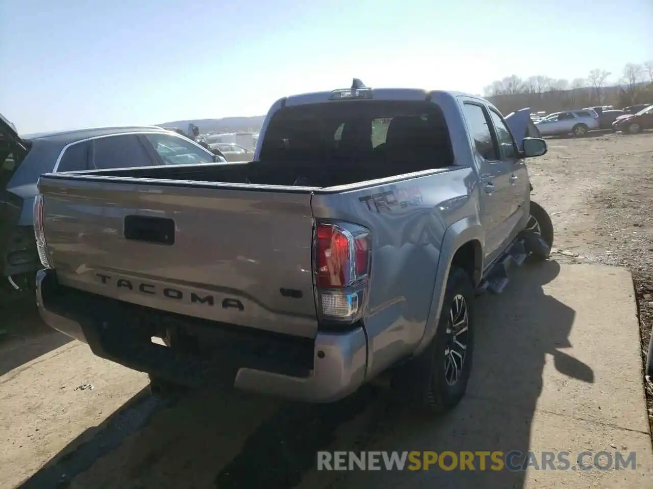 4 Photograph of a damaged car 3TMCZ5AN6LM351250 TOYOTA TACOMA 2020