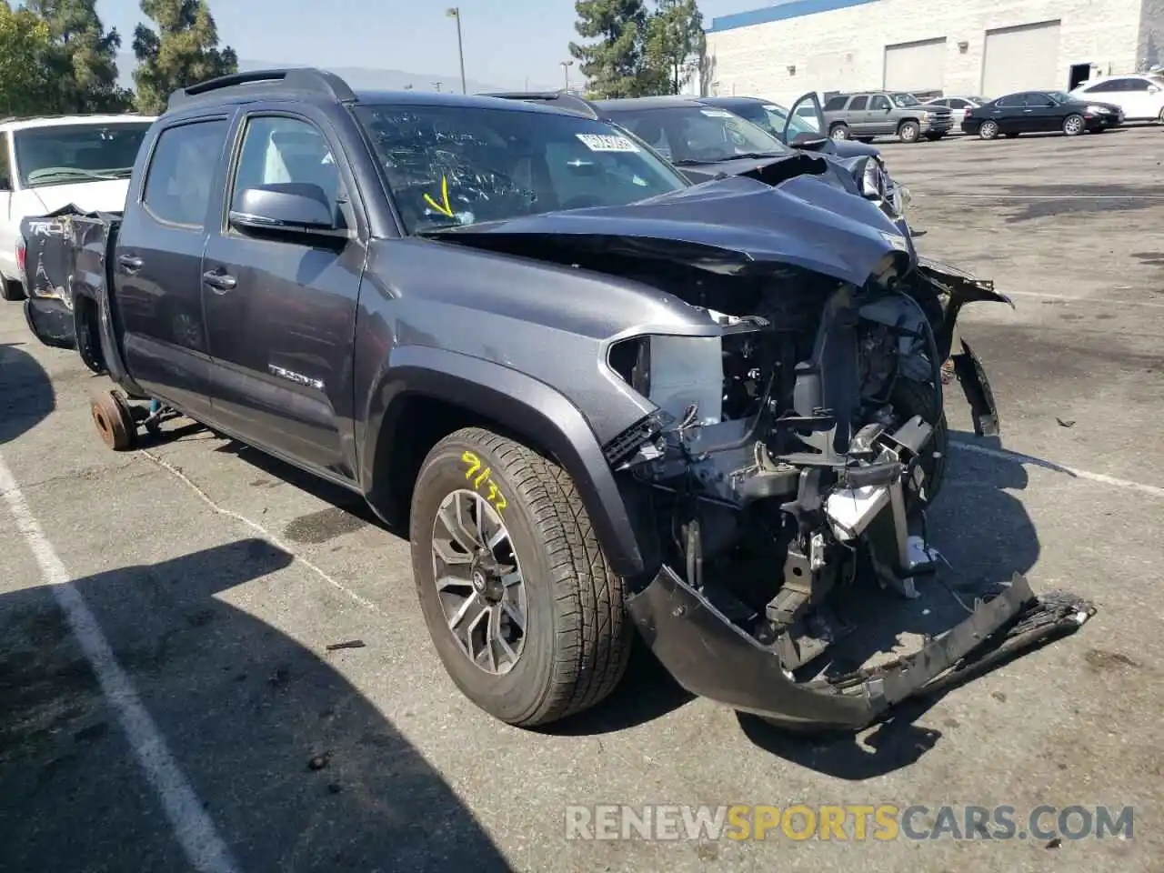 1 Photograph of a damaged car 3TMCZ5AN6LM351569 TOYOTA TACOMA 2020