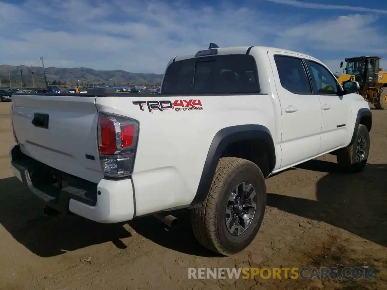 4 Photograph of a damaged car 3TMCZ5AN6LM351880 TOYOTA TACOMA 2020