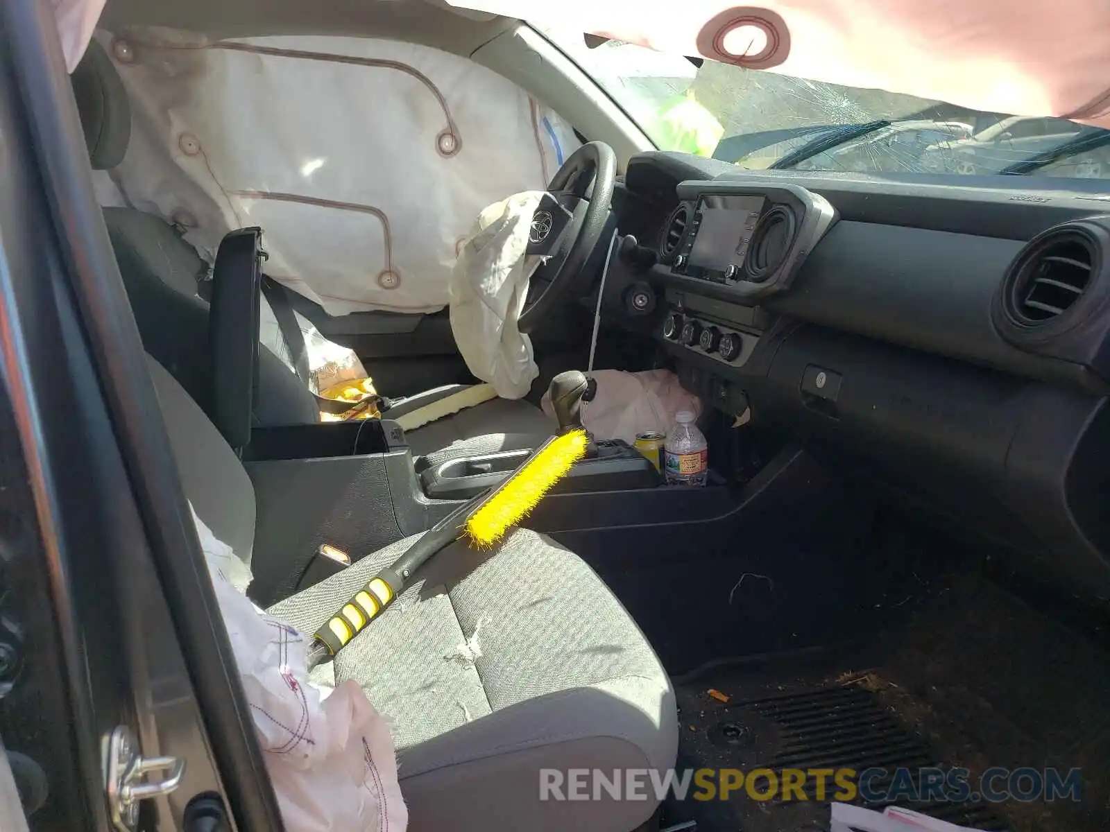 5 Photograph of a damaged car 3TMCZ5AN6LM352415 TOYOTA TACOMA 2020