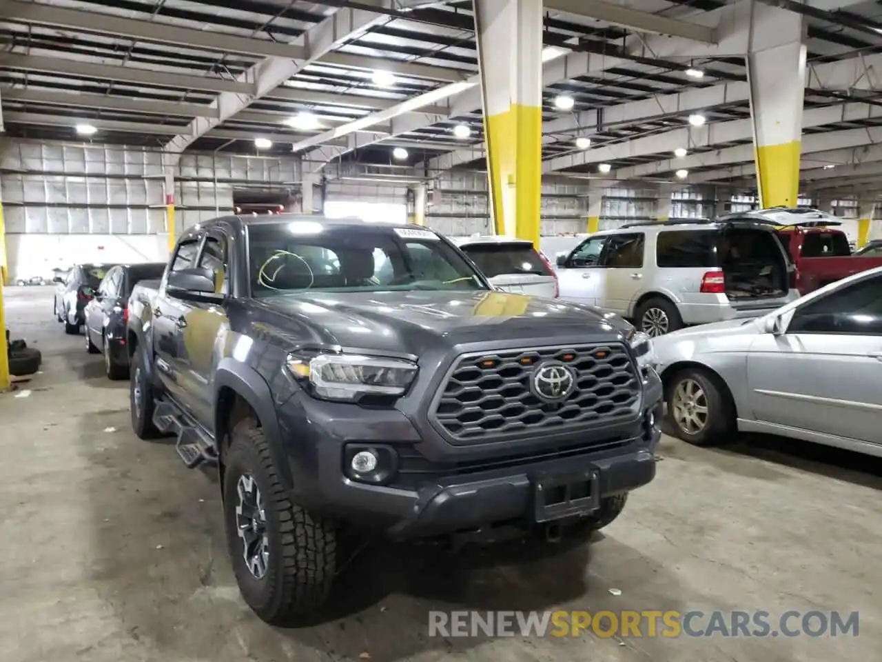 1 Photograph of a damaged car 3TMCZ5AN6LM353953 TOYOTA TACOMA 2020