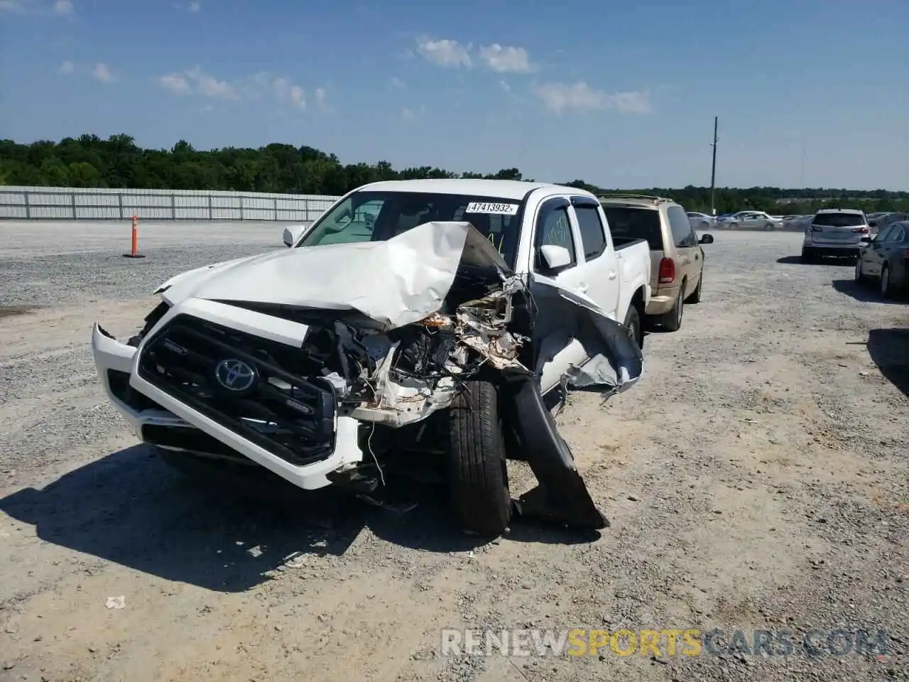 2 Photograph of a damaged car 3TMCZ5AN6LM355542 TOYOTA TACOMA 2020