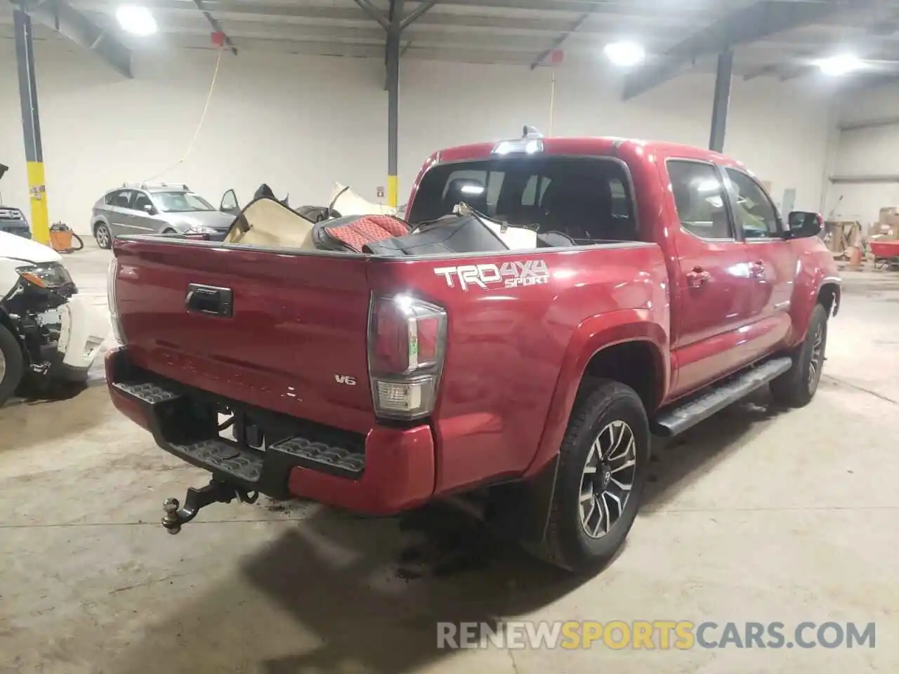 4 Photograph of a damaged car 3TMCZ5AN6LM356254 TOYOTA TACOMA 2020