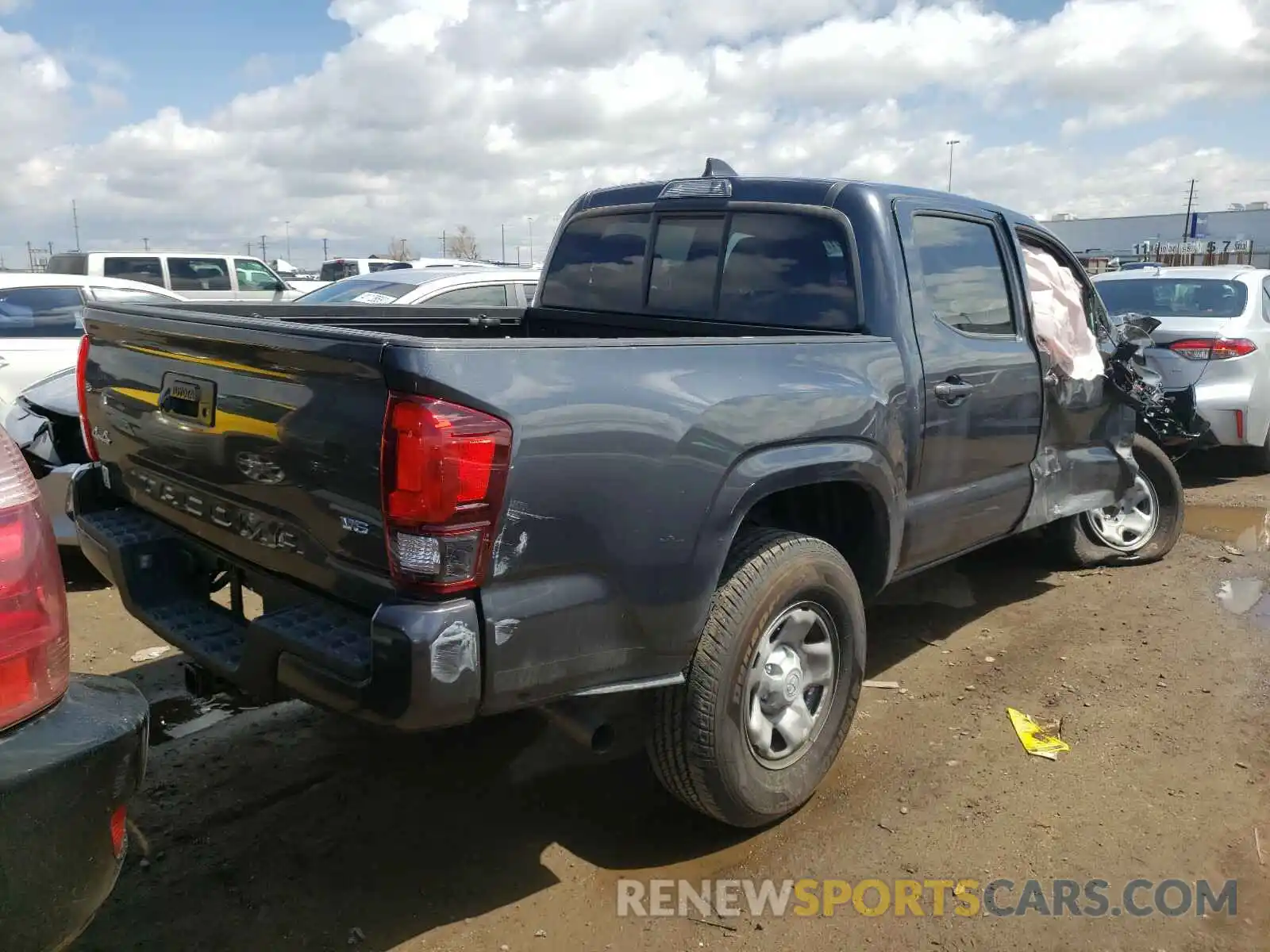 4 Photograph of a damaged car 3TMCZ5AN6LM357212 TOYOTA TACOMA 2020