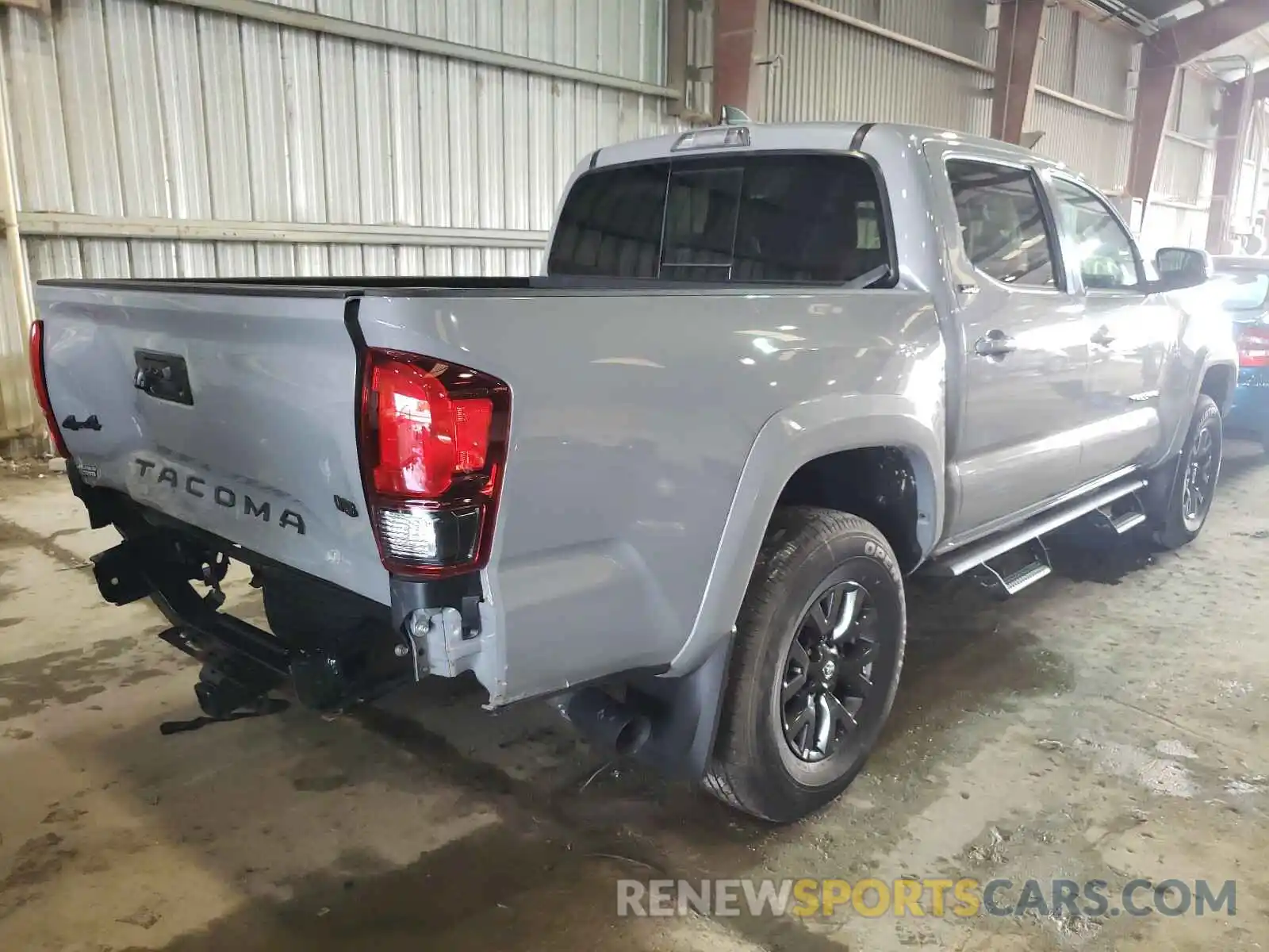 4 Photograph of a damaged car 3TMCZ5AN6LM360191 TOYOTA TACOMA 2020