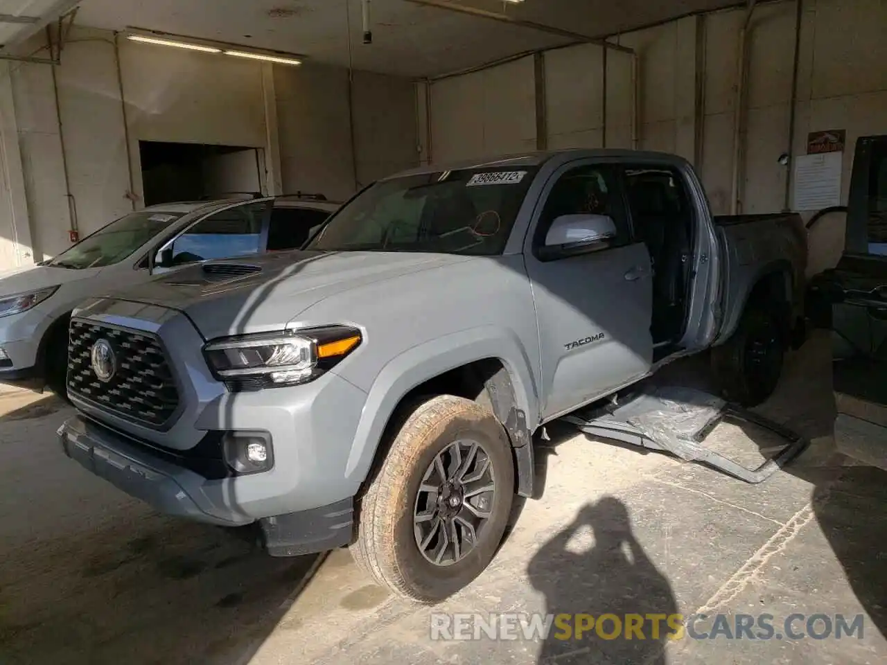 2 Photograph of a damaged car 3TMCZ5AN7LM290412 TOYOTA TACOMA 2020