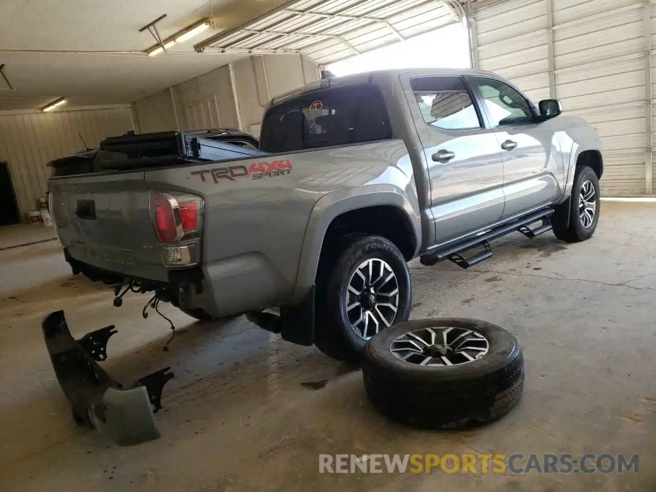 4 Photograph of a damaged car 3TMCZ5AN7LM290412 TOYOTA TACOMA 2020