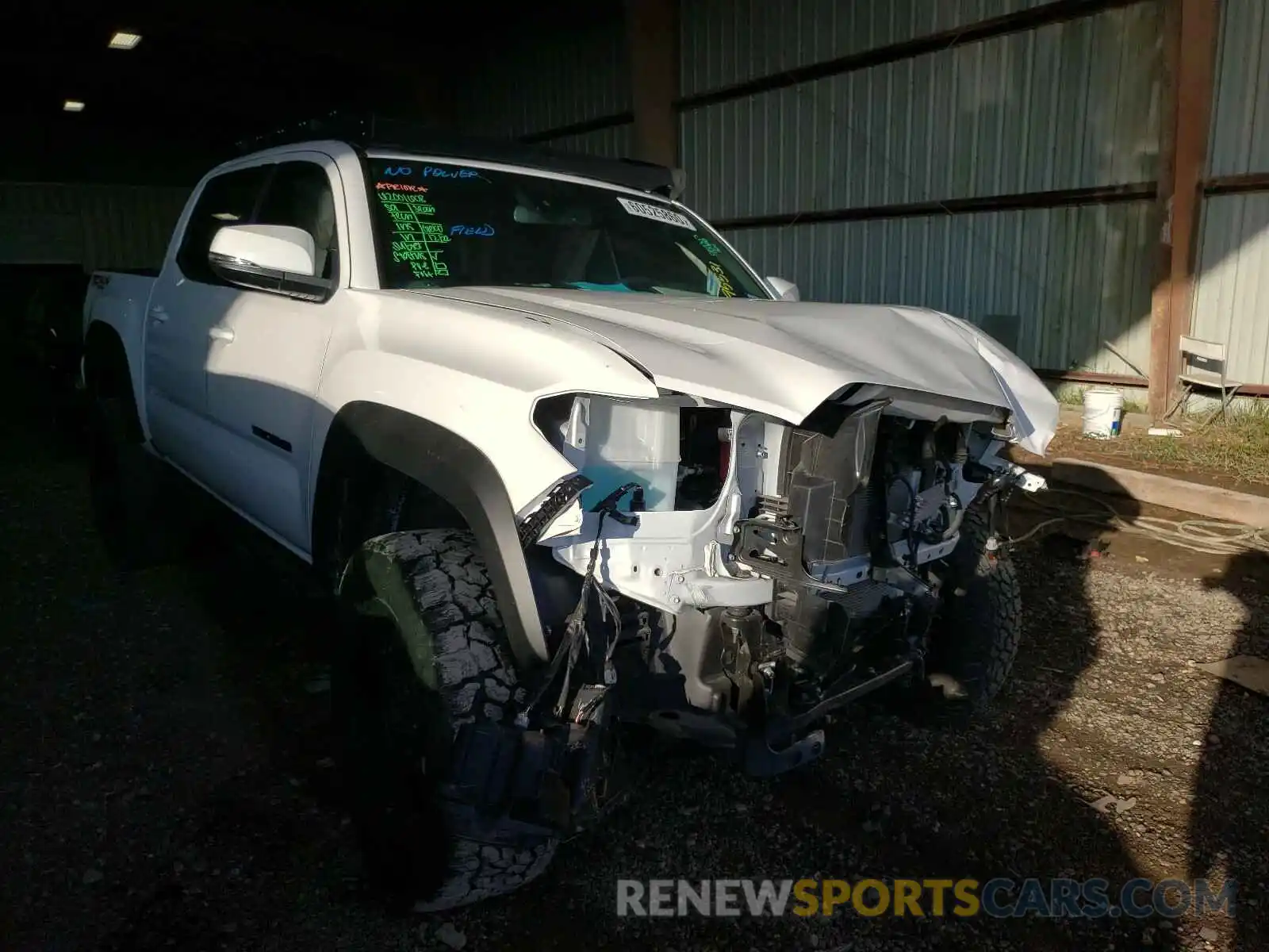 1 Photograph of a damaged car 3TMCZ5AN7LM295531 TOYOTA TACOMA 2020