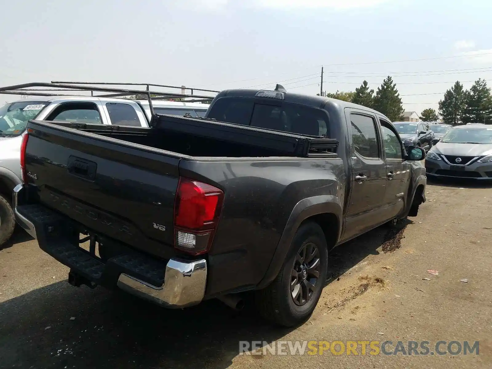 4 Photograph of a damaged car 3TMCZ5AN7LM296095 TOYOTA TACOMA 2020