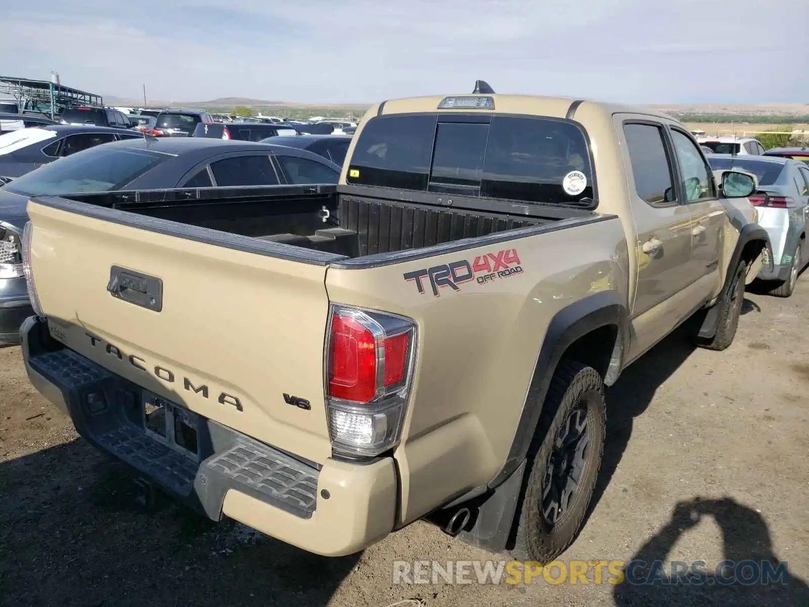 4 Photograph of a damaged car 3TMCZ5AN7LM296128 TOYOTA TACOMA 2020