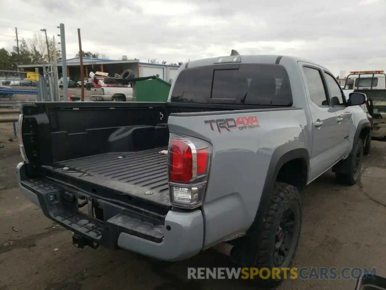 4 Photograph of a damaged car 3TMCZ5AN7LM299580 TOYOTA TACOMA 2020