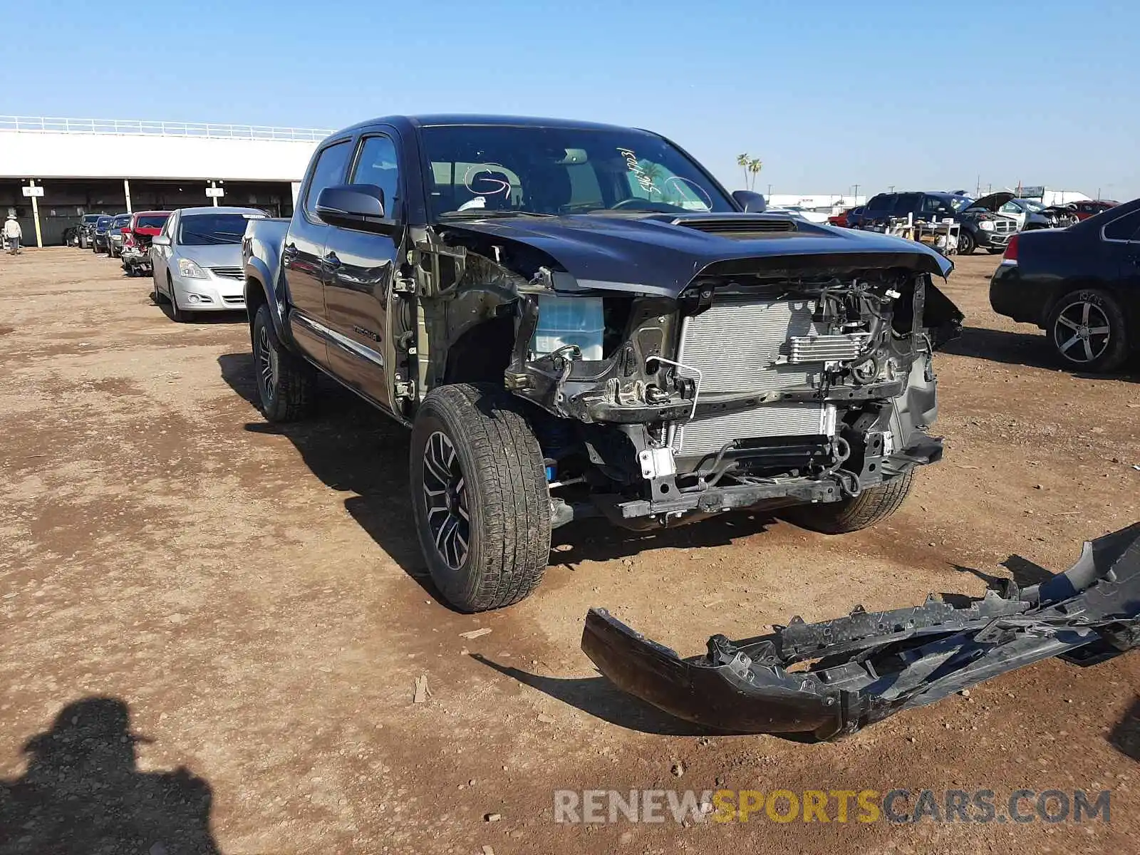 1 Photograph of a damaged car 3TMCZ5AN7LM301666 TOYOTA TACOMA 2020