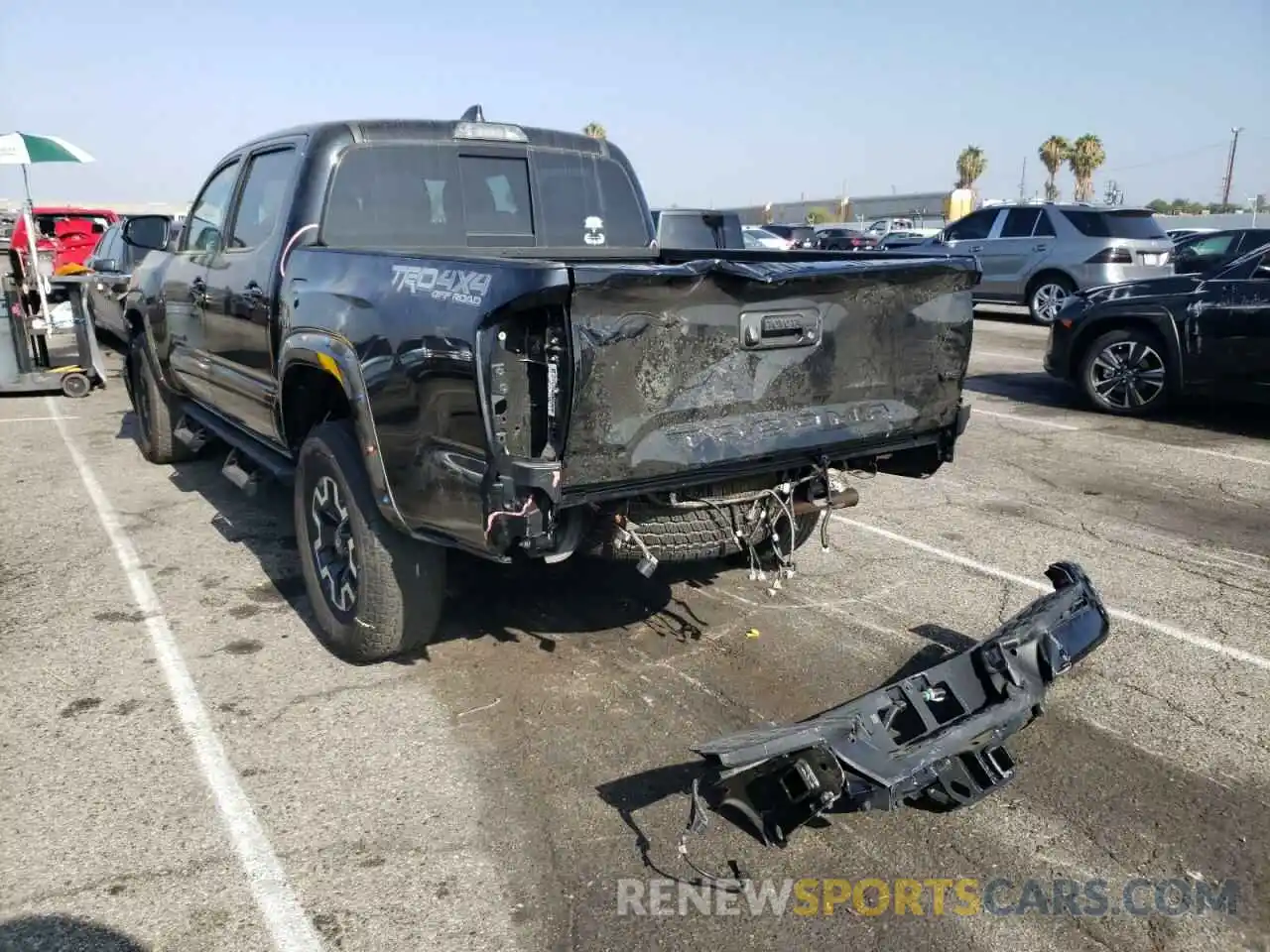 3 Photograph of a damaged car 3TMCZ5AN7LM310755 TOYOTA TACOMA 2020