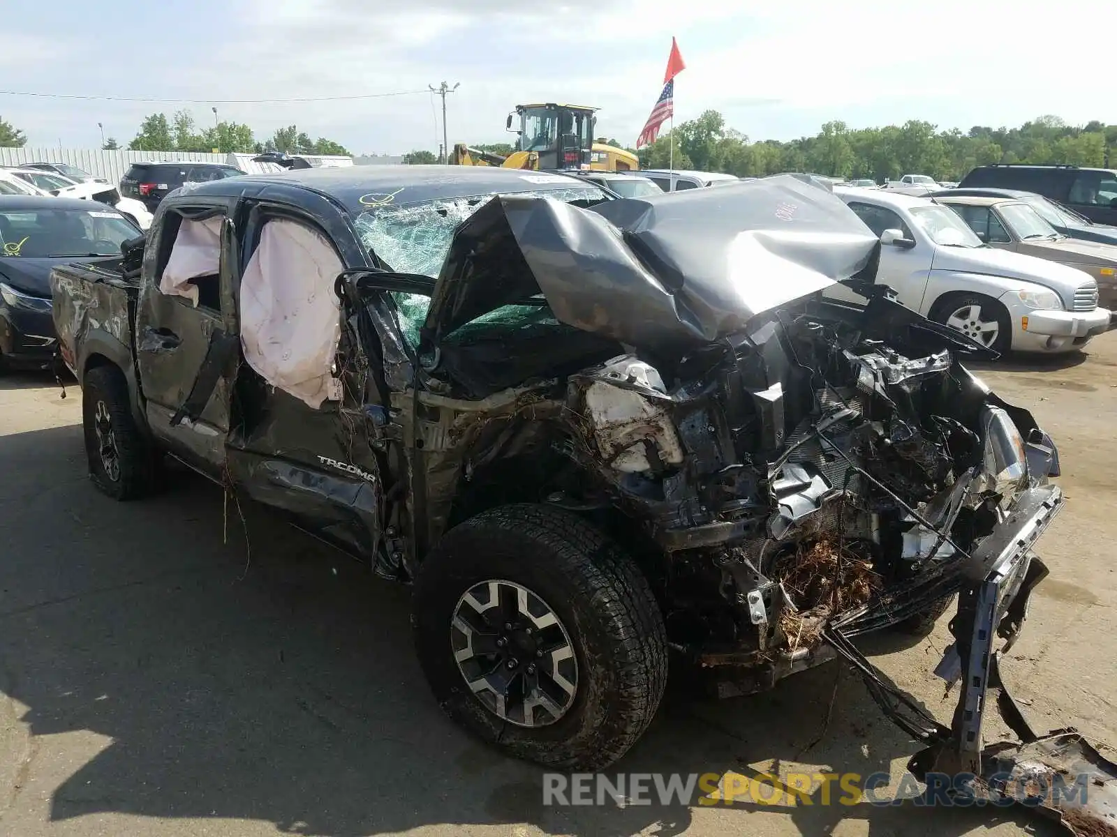 1 Photograph of a damaged car 3TMCZ5AN7LM315034 TOYOTA TACOMA 2020