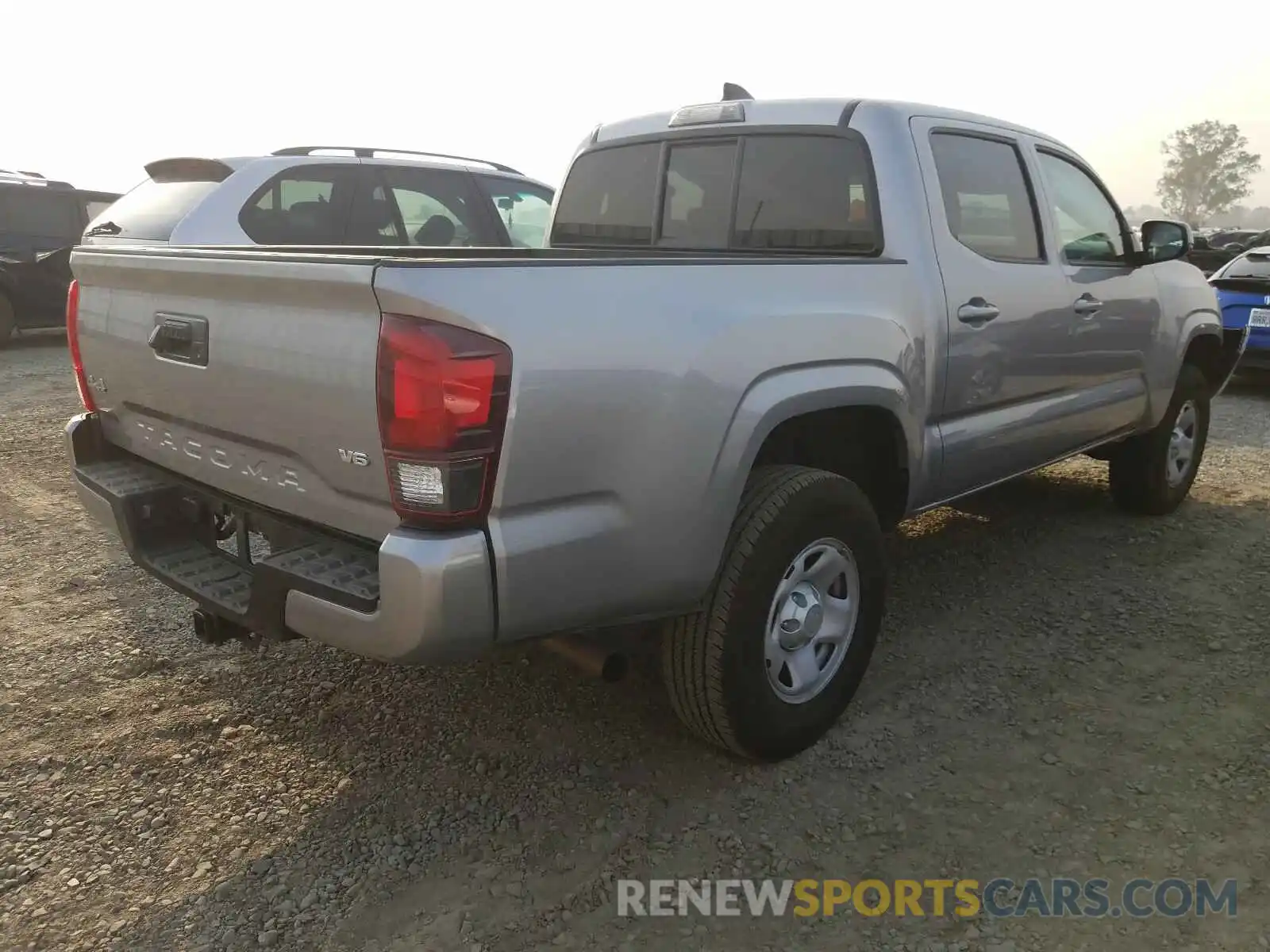 4 Photograph of a damaged car 3TMCZ5AN7LM315518 TOYOTA TACOMA 2020