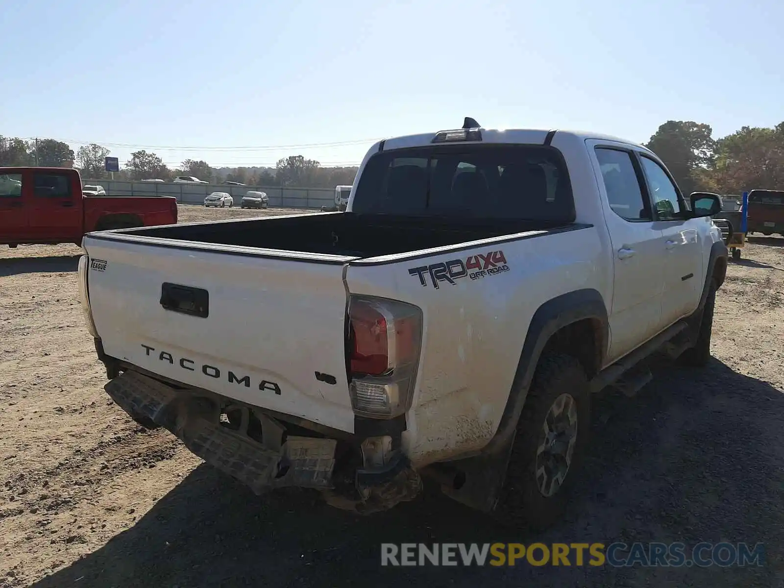 4 Photograph of a damaged car 3TMCZ5AN7LM318337 TOYOTA TACOMA 2020