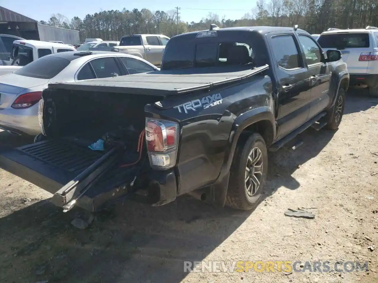 4 Photograph of a damaged car 3TMCZ5AN7LM323585 TOYOTA TACOMA 2020