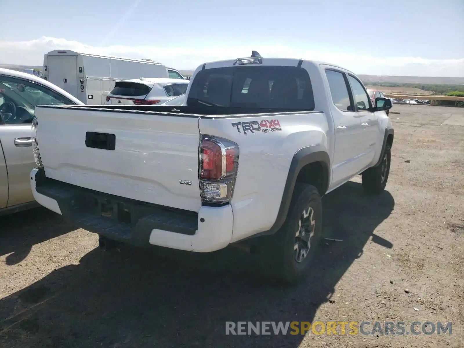 4 Photograph of a damaged car 3TMCZ5AN7LM329449 TOYOTA TACOMA 2020