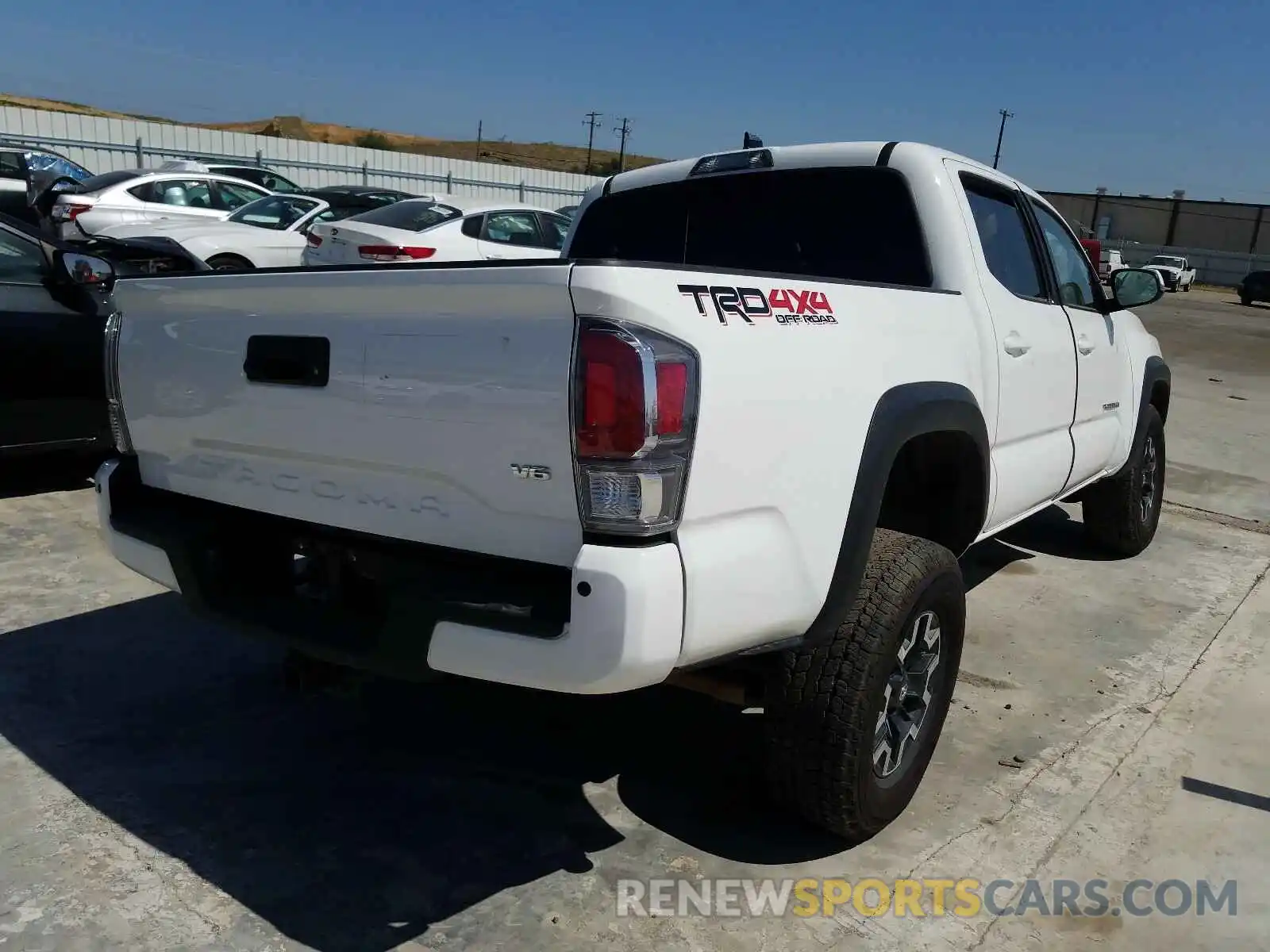 4 Photograph of a damaged car 3TMCZ5AN7LM330813 TOYOTA TACOMA 2020