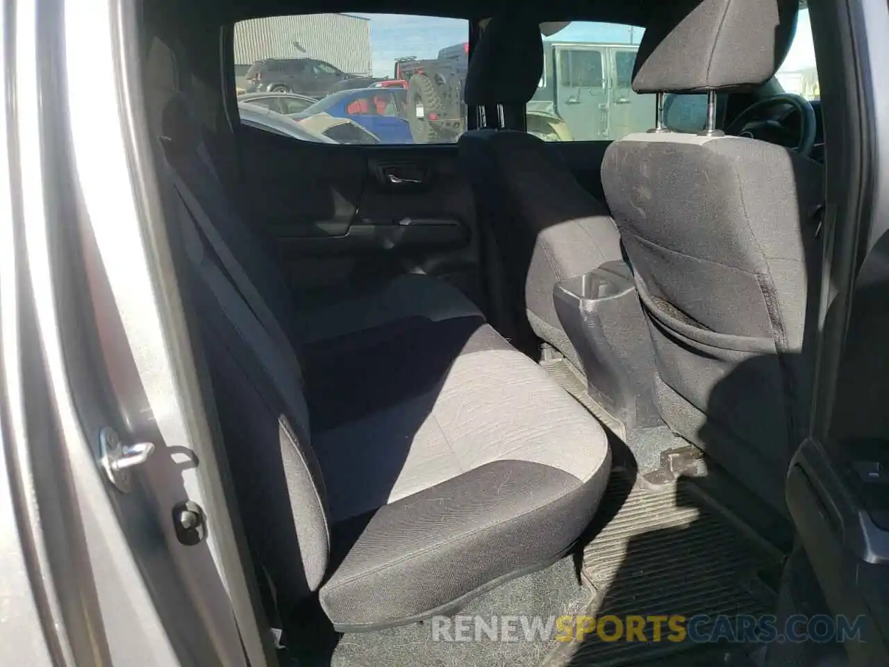 6 Photograph of a damaged car 3TMCZ5AN7LM332268 TOYOTA TACOMA 2020