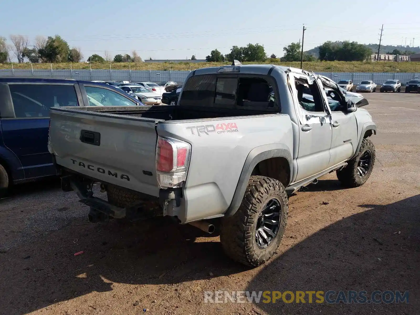 4 Photograph of a damaged car 3TMCZ5AN7LM333212 TOYOTA TACOMA 2020