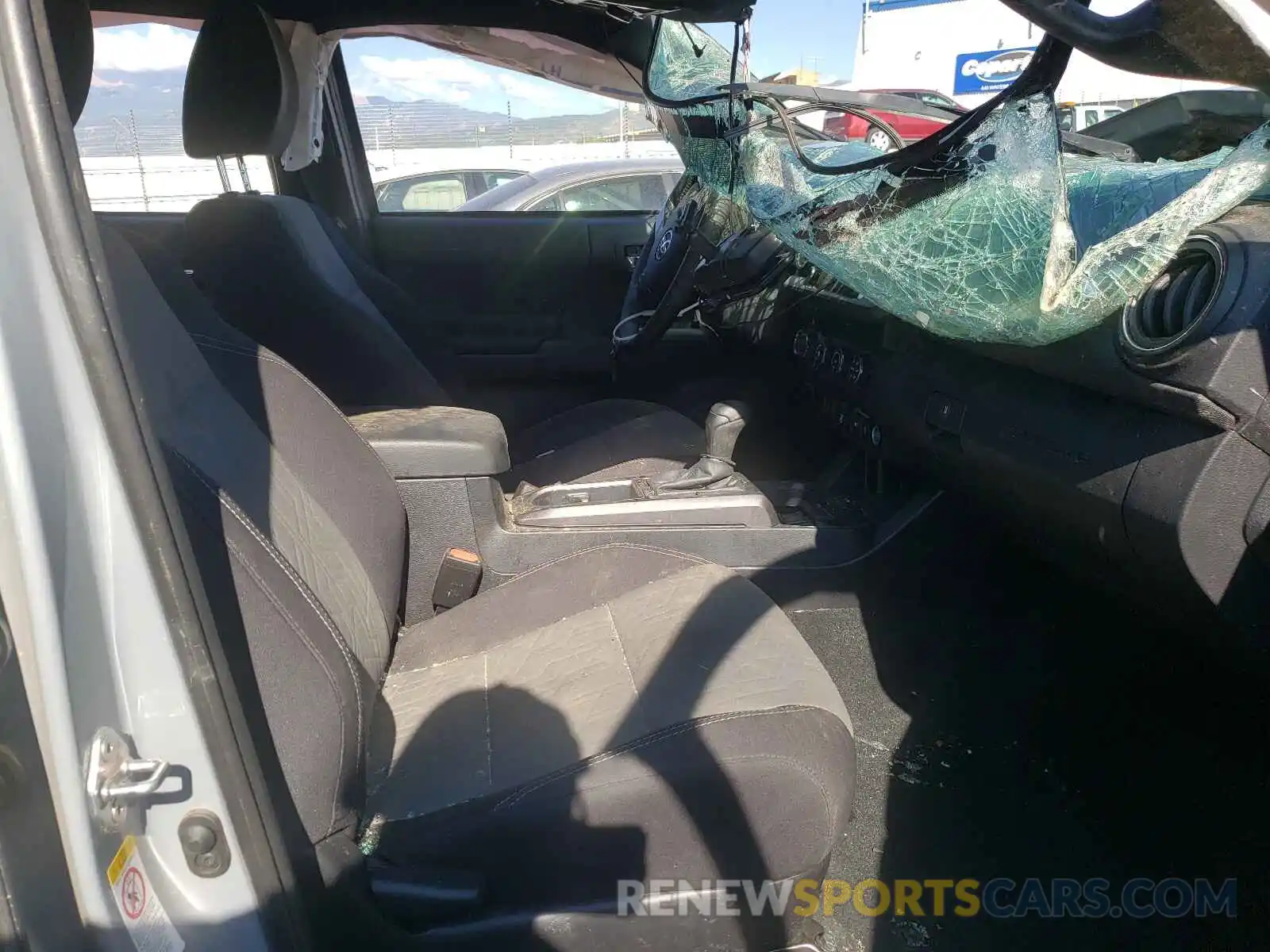 5 Photograph of a damaged car 3TMCZ5AN7LM333212 TOYOTA TACOMA 2020