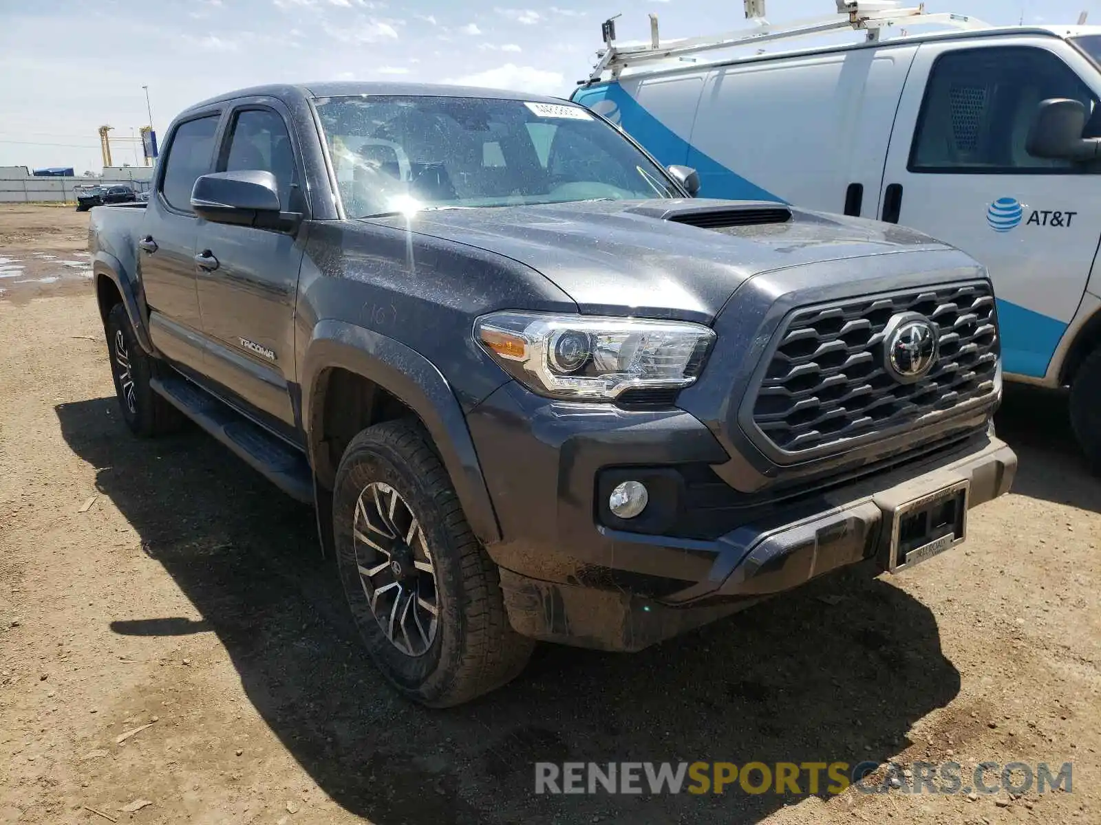 1 Photograph of a damaged car 3TMCZ5AN7LM339043 TOYOTA TACOMA 2020