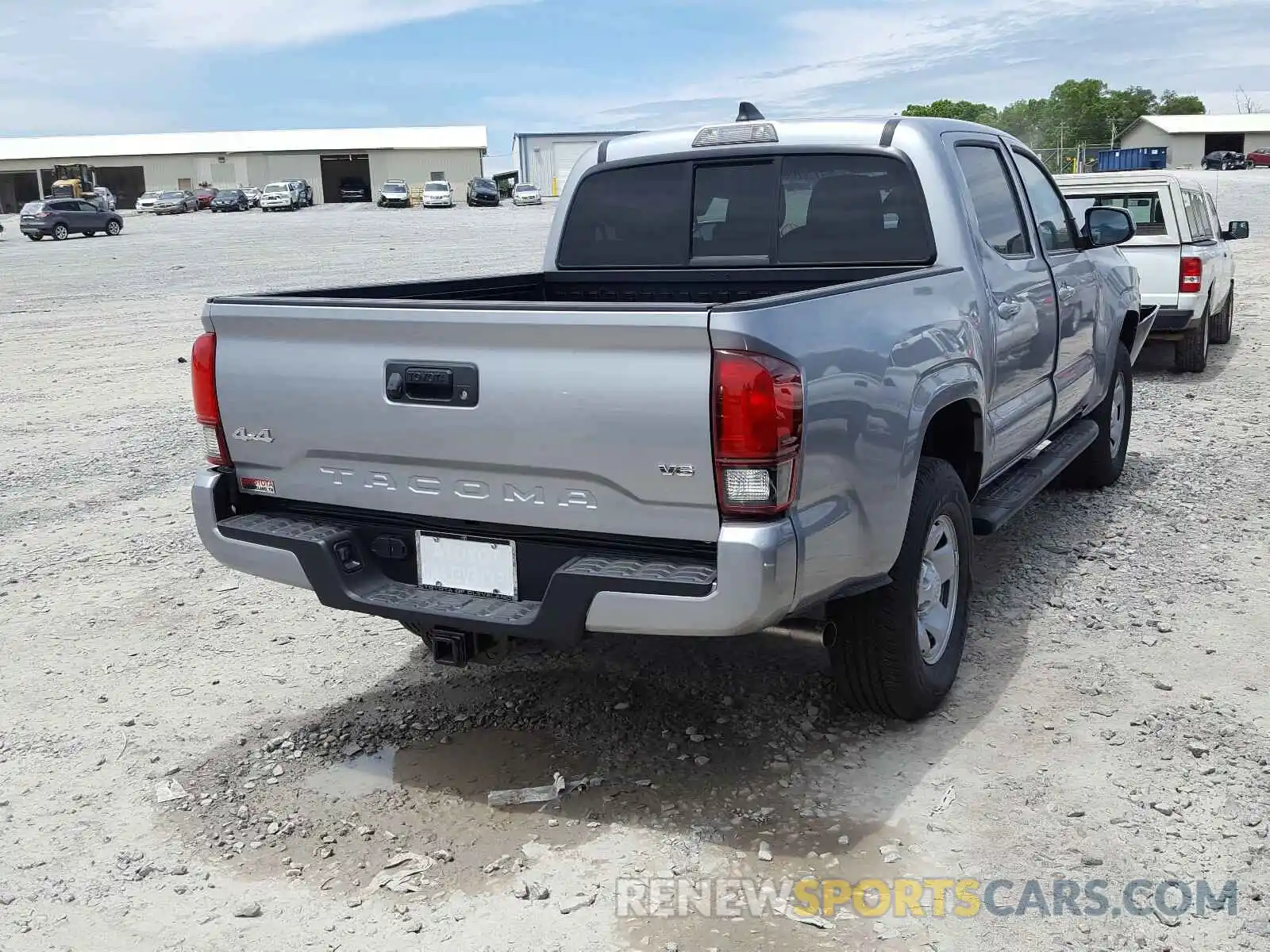 4 Photograph of a damaged car 3TMCZ5AN7LM343612 TOYOTA TACOMA 2020