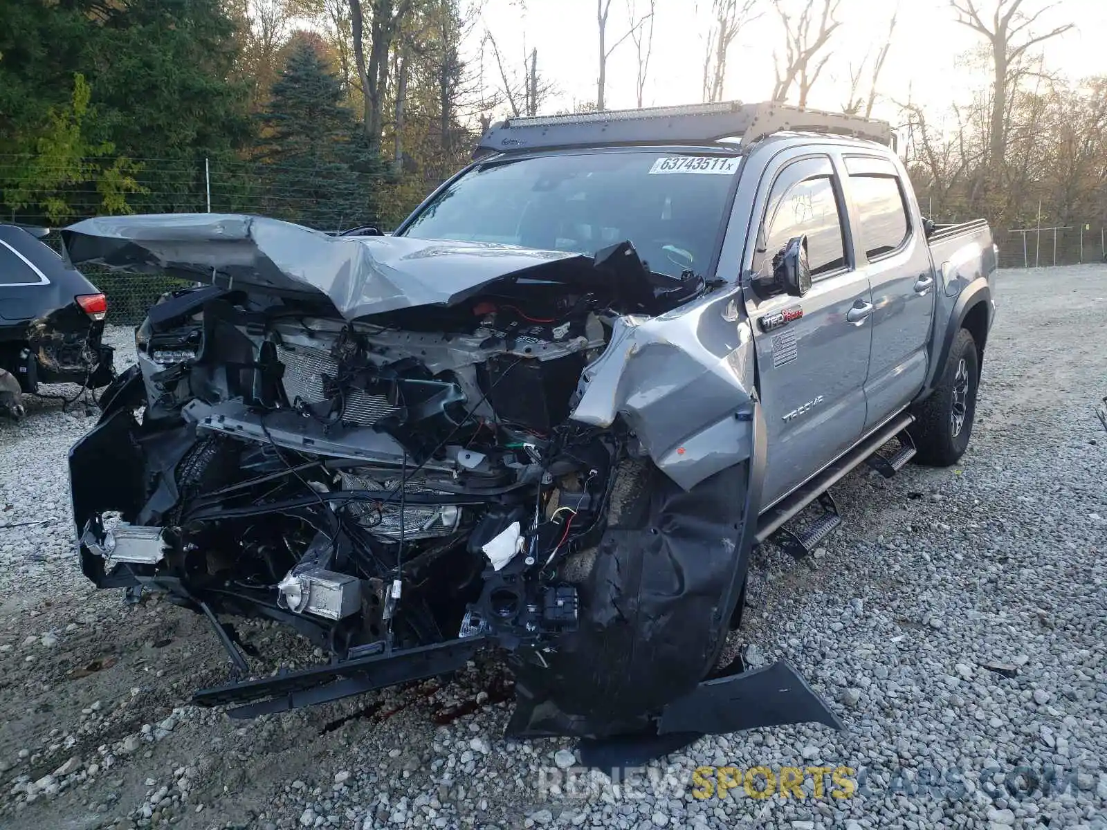 2 Photograph of a damaged car 3TMCZ5AN7LM347918 TOYOTA TACOMA 2020