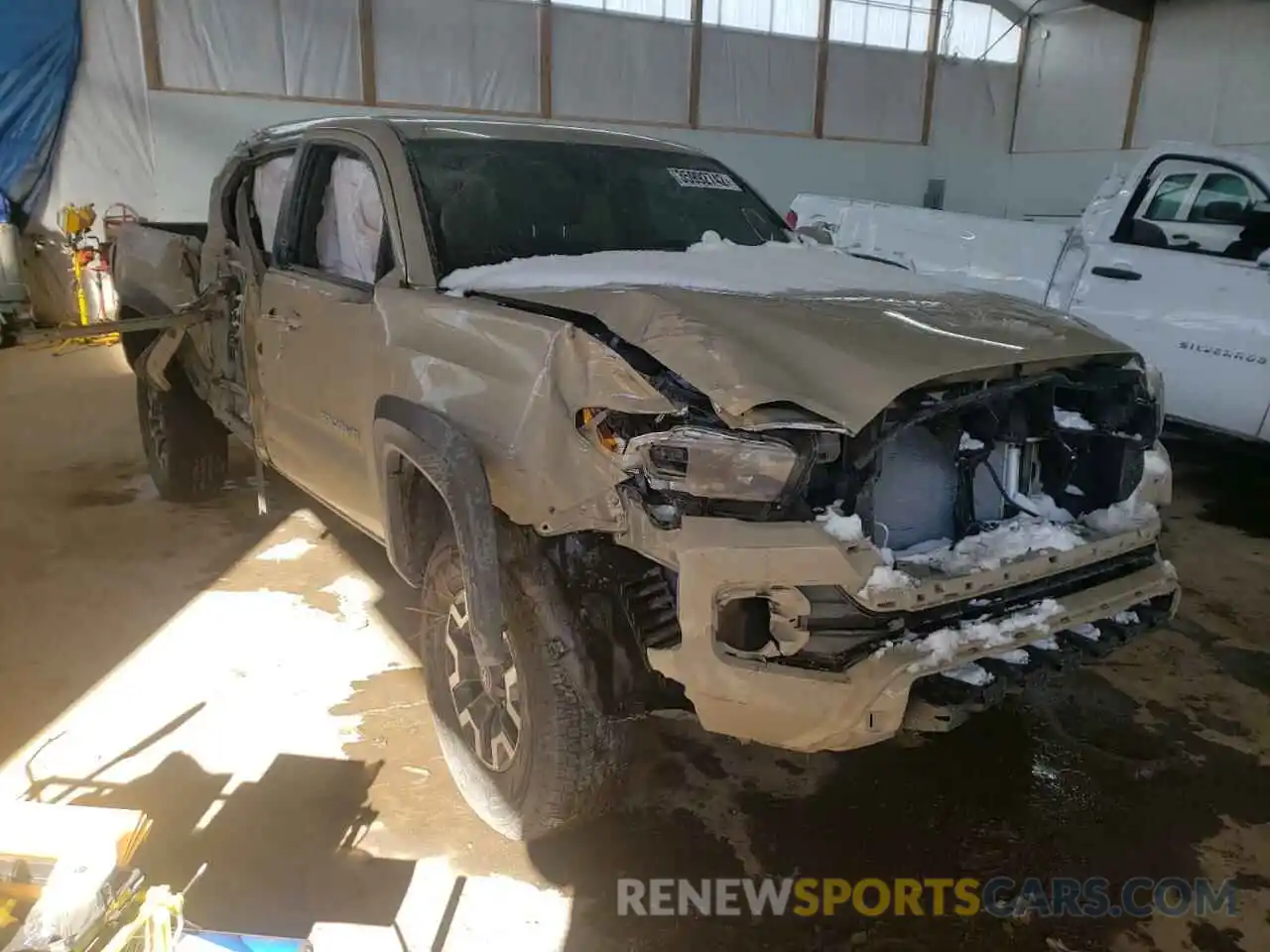 1 Photograph of a damaged car 3TMCZ5AN7LM348177 TOYOTA TACOMA 2020