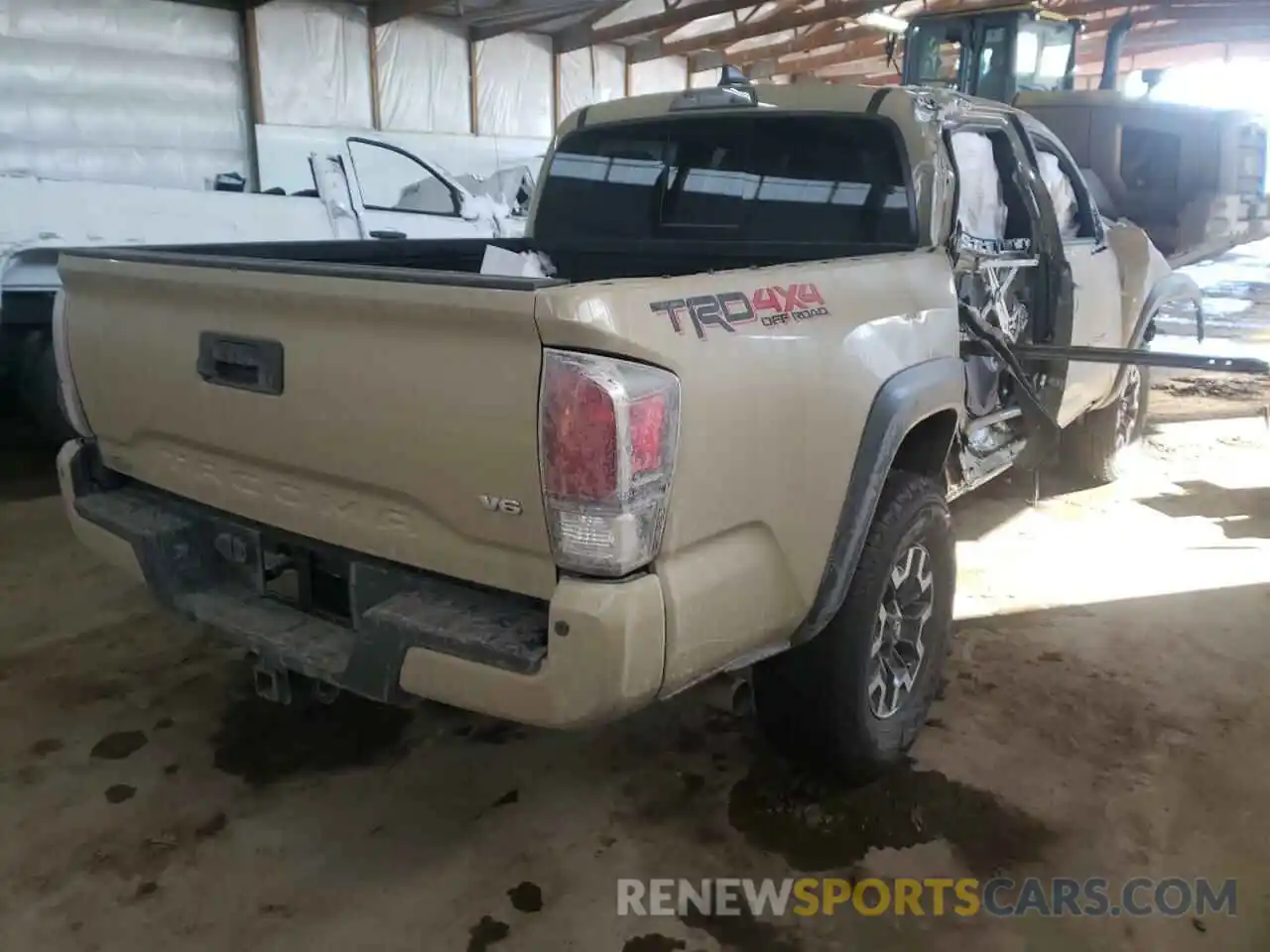 4 Photograph of a damaged car 3TMCZ5AN7LM348177 TOYOTA TACOMA 2020