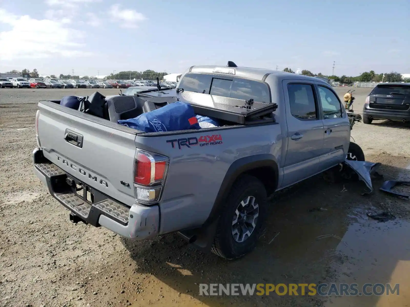 4 Photograph of a damaged car 3TMCZ5AN7LM353377 TOYOTA TACOMA 2020