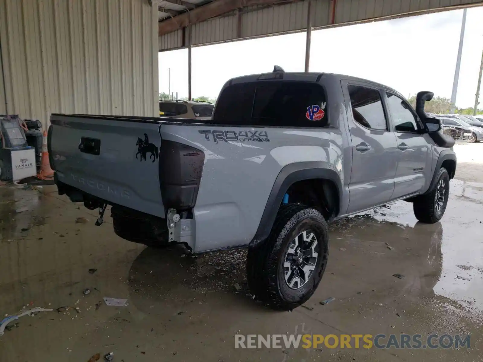 4 Photograph of a damaged car 3TMCZ5AN7LM355422 TOYOTA TACOMA 2020