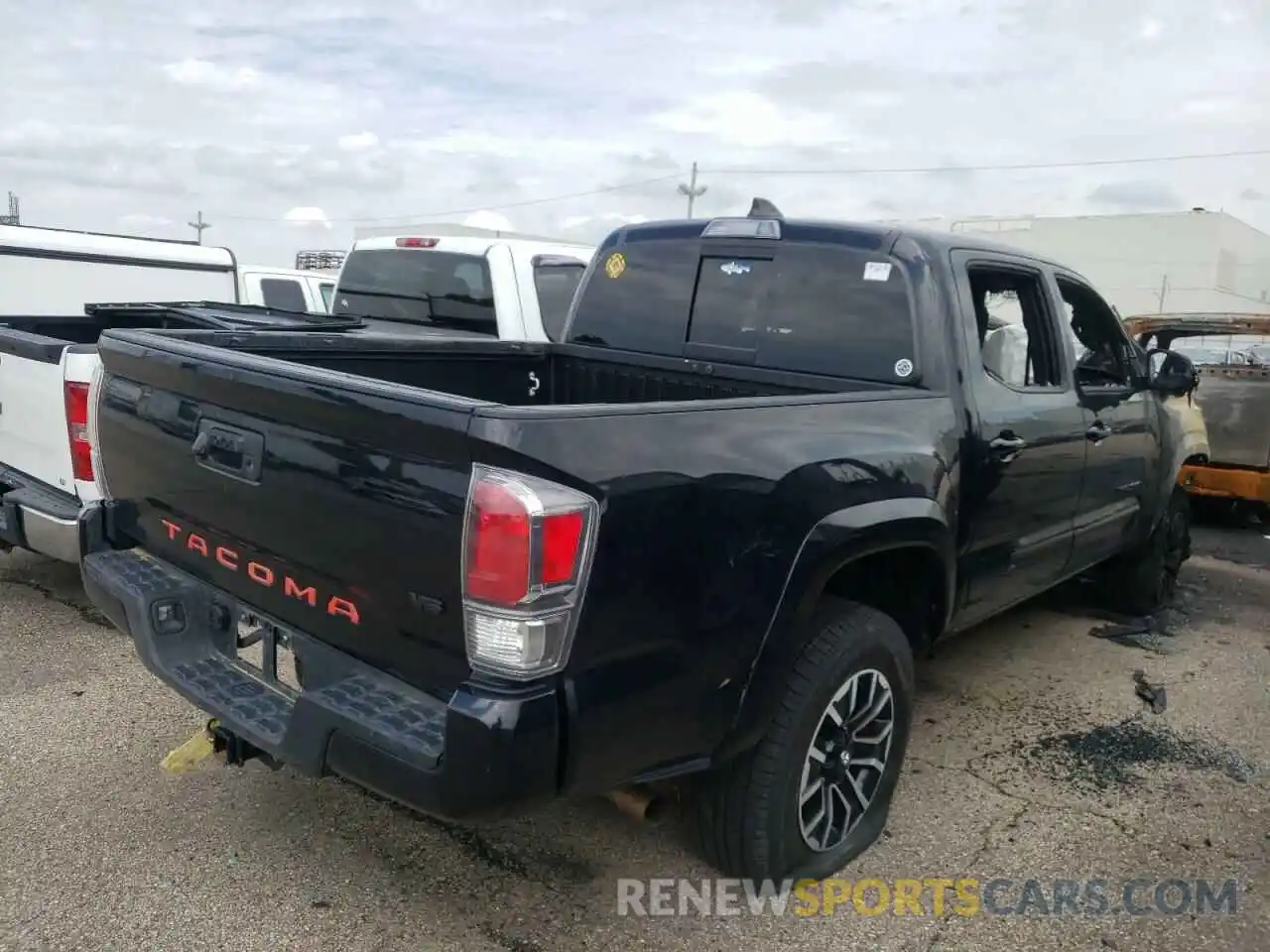 4 Photograph of a damaged car 3TMCZ5AN7LM355534 TOYOTA TACOMA 2020