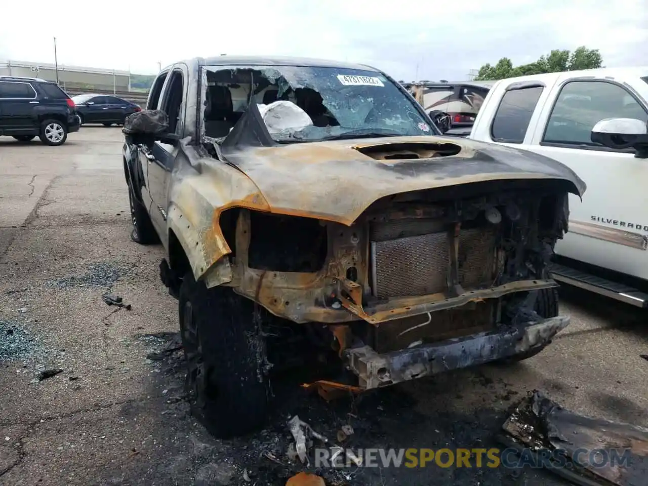 9 Photograph of a damaged car 3TMCZ5AN7LM355534 TOYOTA TACOMA 2020