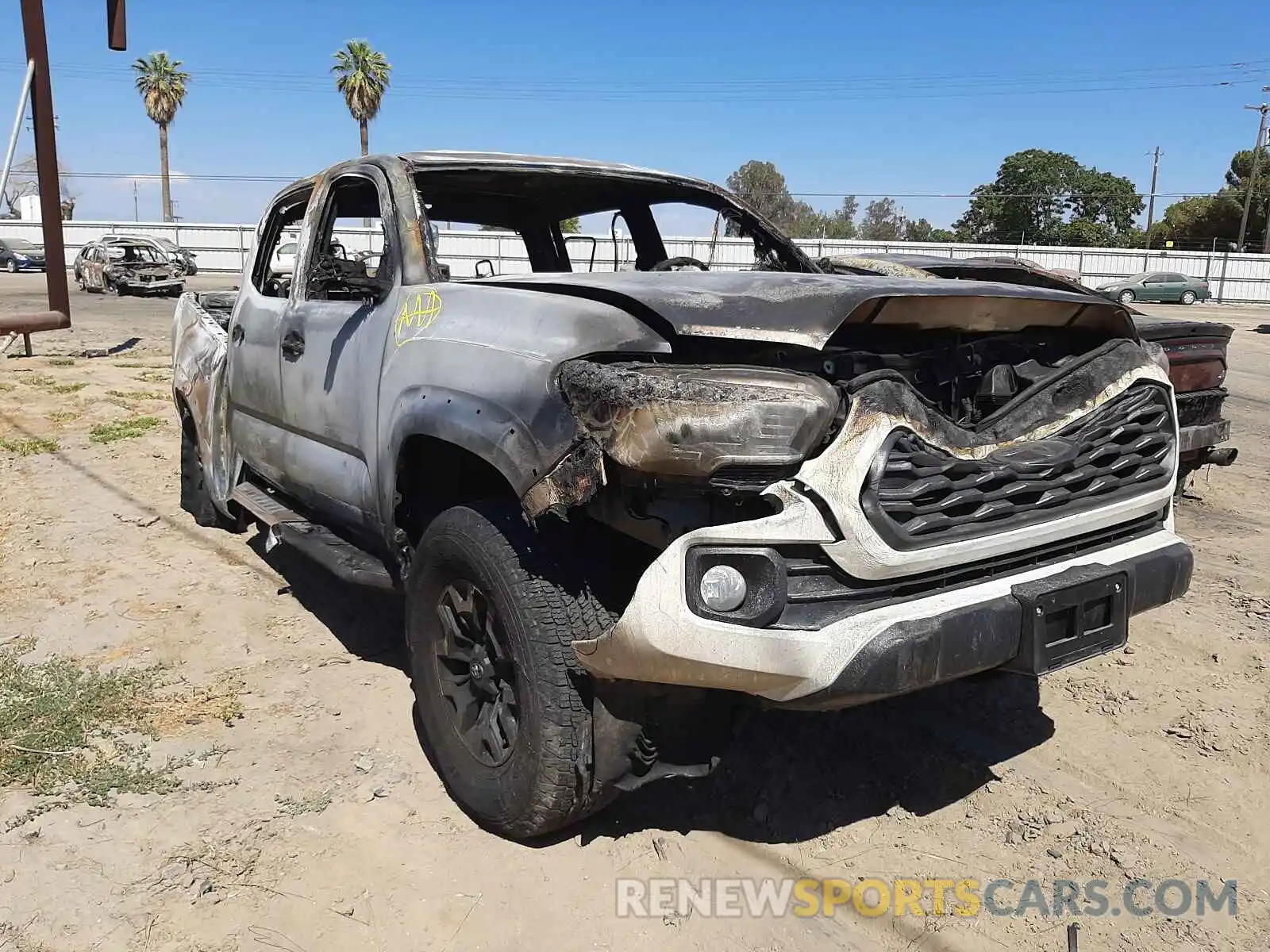 1 Photograph of a damaged car 3TMCZ5AN7LM355579 TOYOTA TACOMA 2020