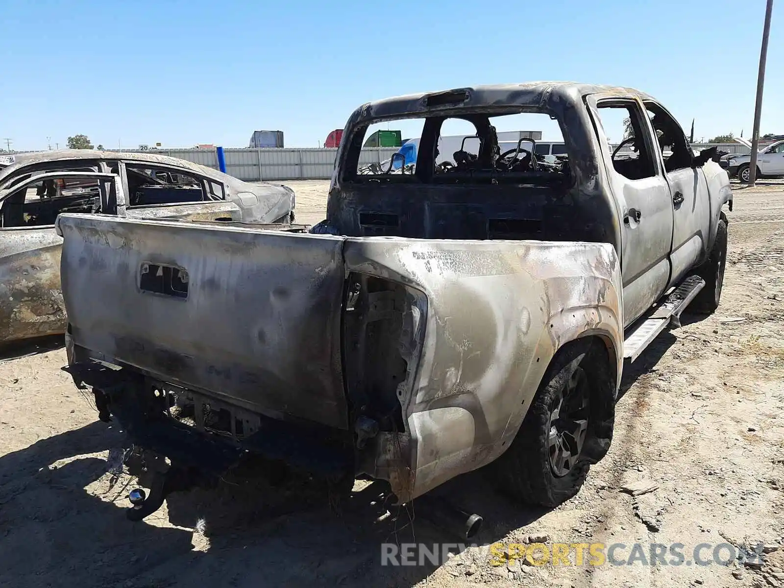 4 Photograph of a damaged car 3TMCZ5AN7LM355579 TOYOTA TACOMA 2020