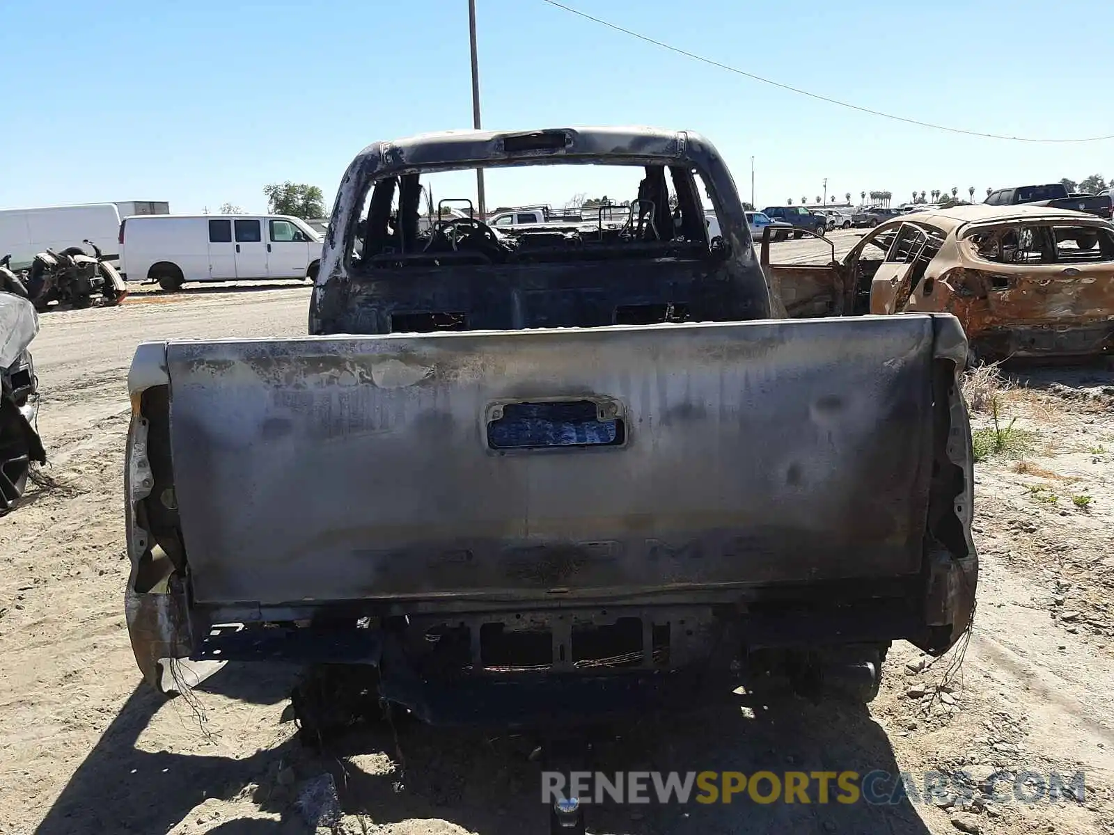 9 Photograph of a damaged car 3TMCZ5AN7LM355579 TOYOTA TACOMA 2020