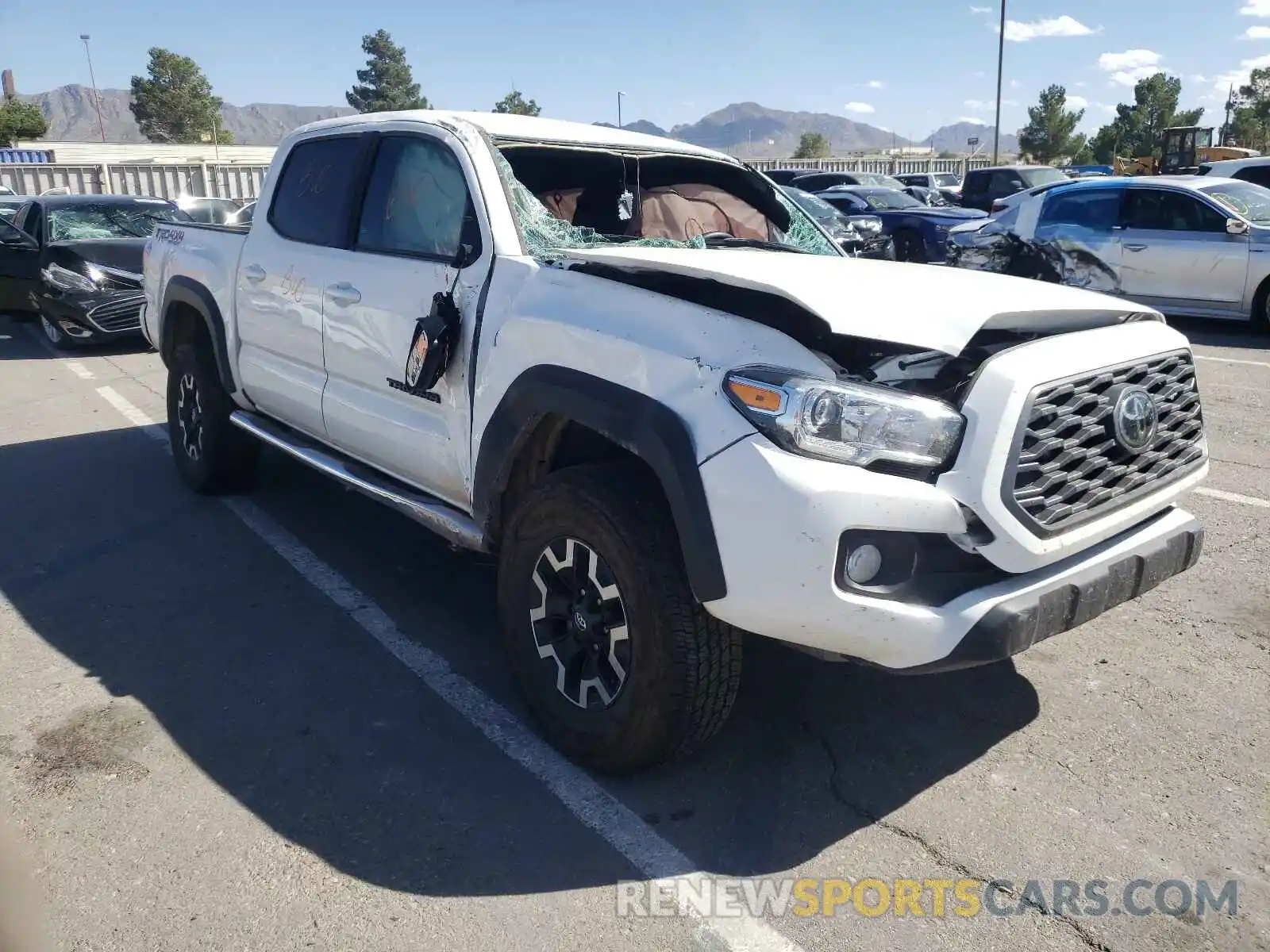 1 Photograph of a damaged car 3TMCZ5AN7LM365898 TOYOTA TACOMA 2020