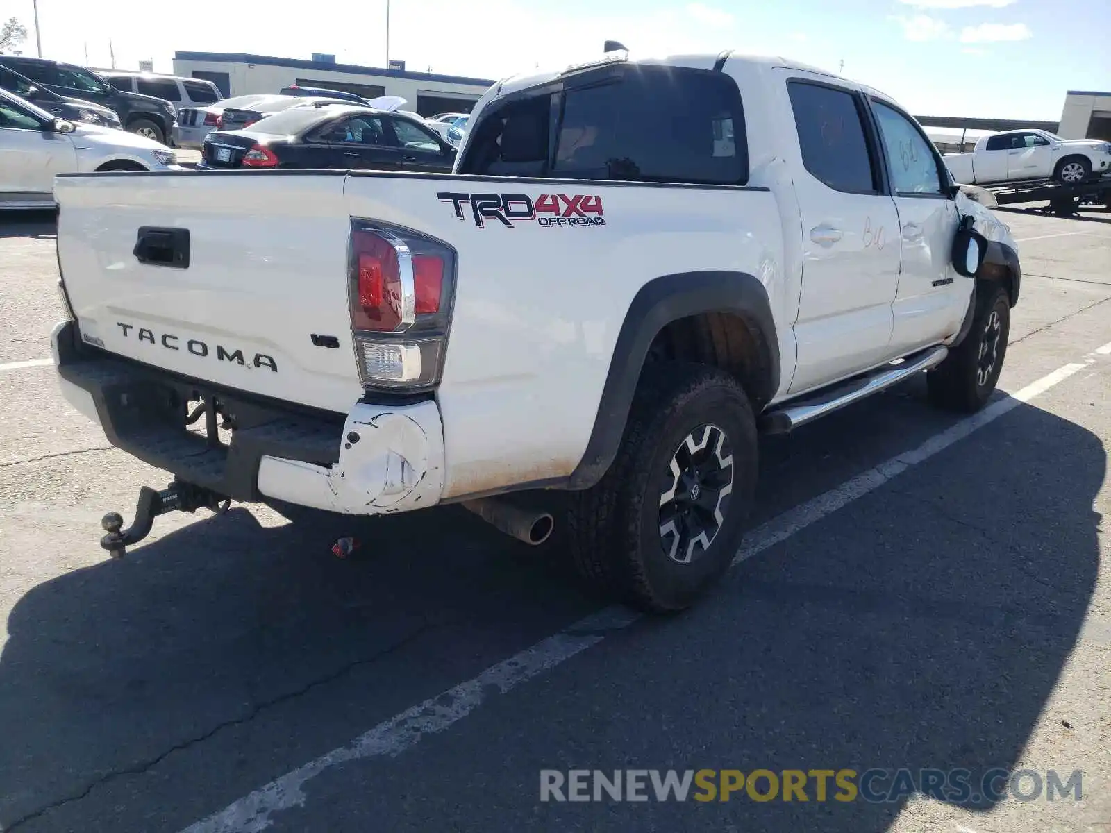 4 Photograph of a damaged car 3TMCZ5AN7LM365898 TOYOTA TACOMA 2020