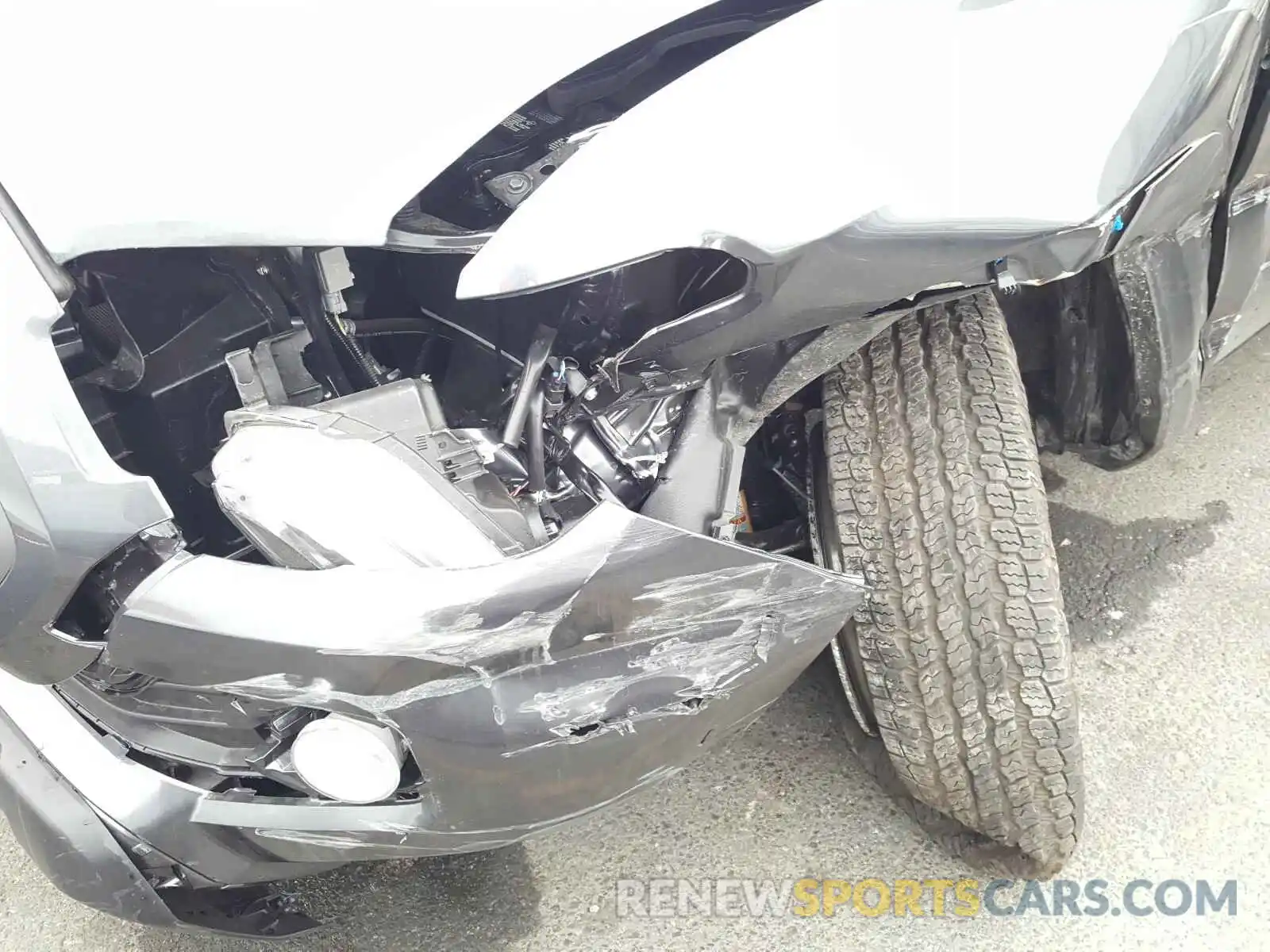 9 Photograph of a damaged car 3TMCZ5AN7LM369367 TOYOTA TACOMA 2020