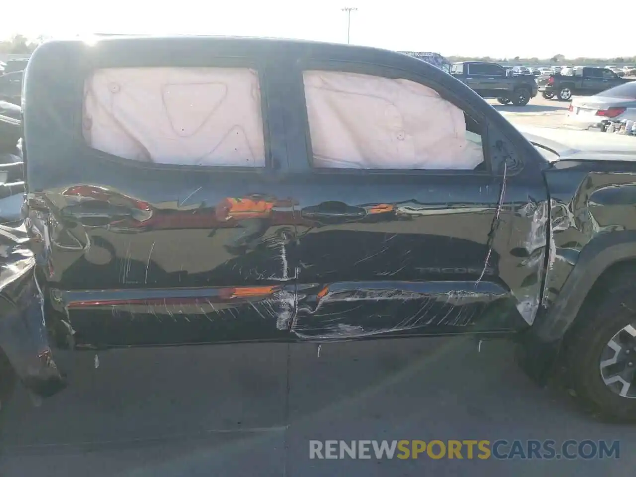 10 Photograph of a damaged car 3TMCZ5AN8LM288250 TOYOTA TACOMA 2020