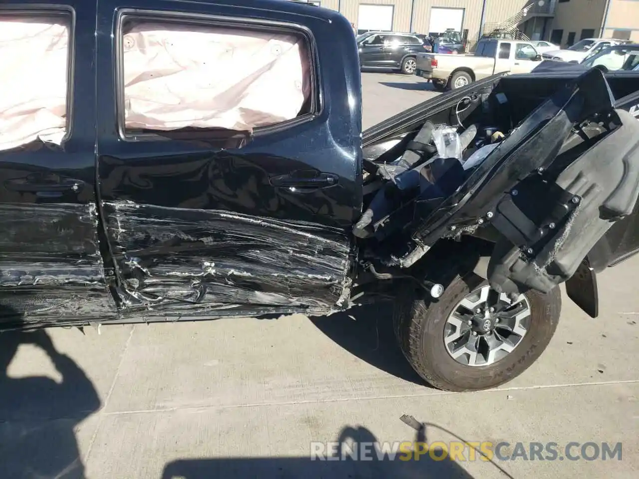 9 Photograph of a damaged car 3TMCZ5AN8LM288250 TOYOTA TACOMA 2020