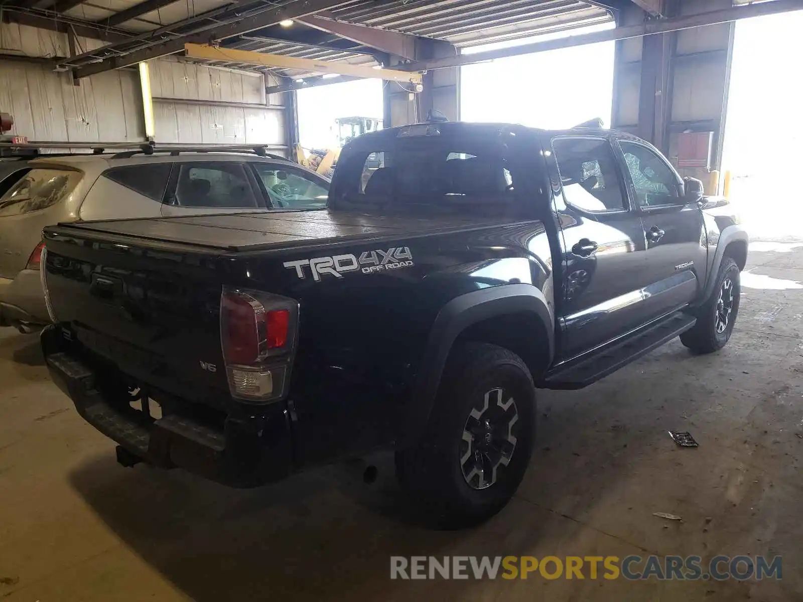 4 Photograph of a damaged car 3TMCZ5AN8LM290158 TOYOTA TACOMA 2020